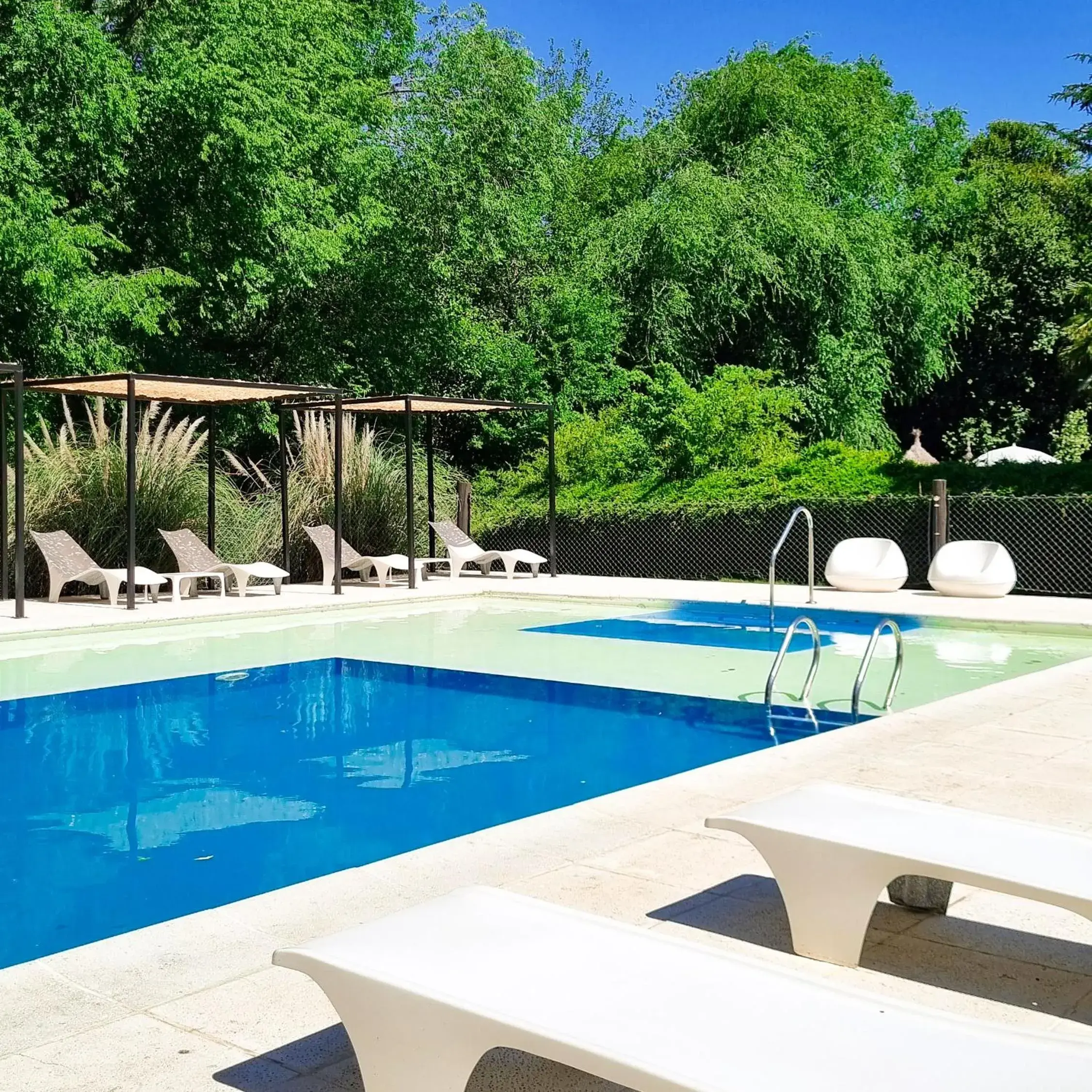 Swimming pool in Atelier Hotel de Charme Swimming pool in Atelier Hotel de Charme