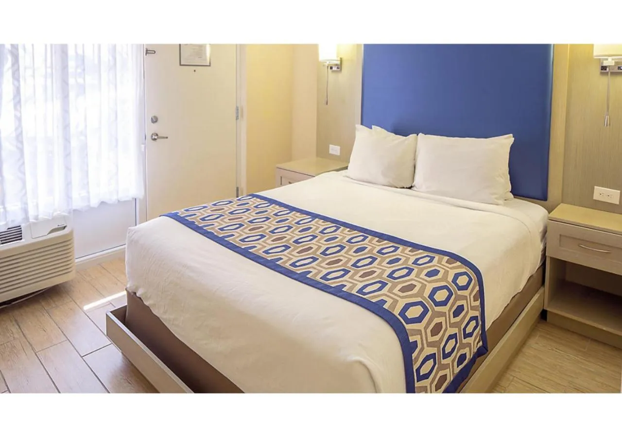 Bed in Dolphin Beach Club