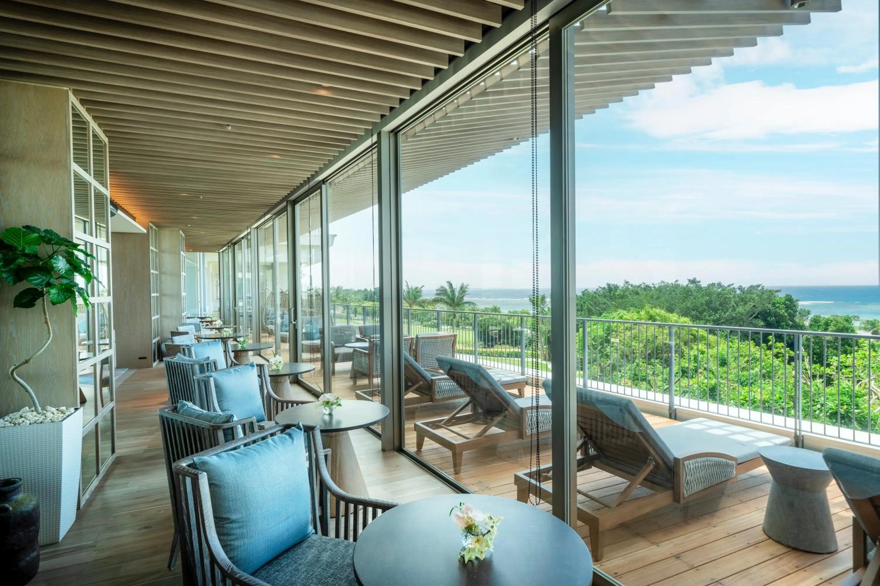 Lounge or bar in The Orion Hotel Motobu Resort & Spa