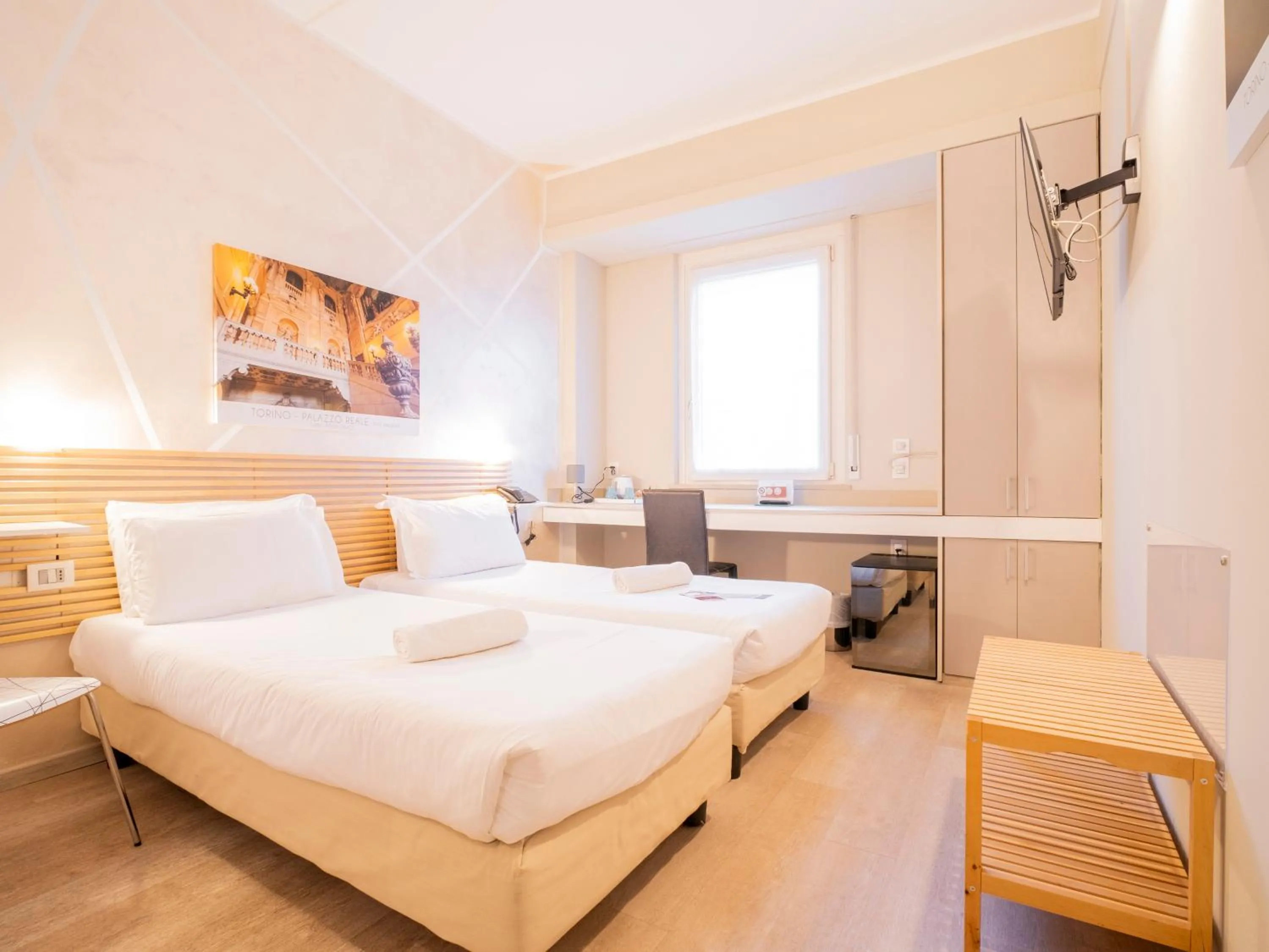 Bed in Best Quality Hotel Gran Mogol