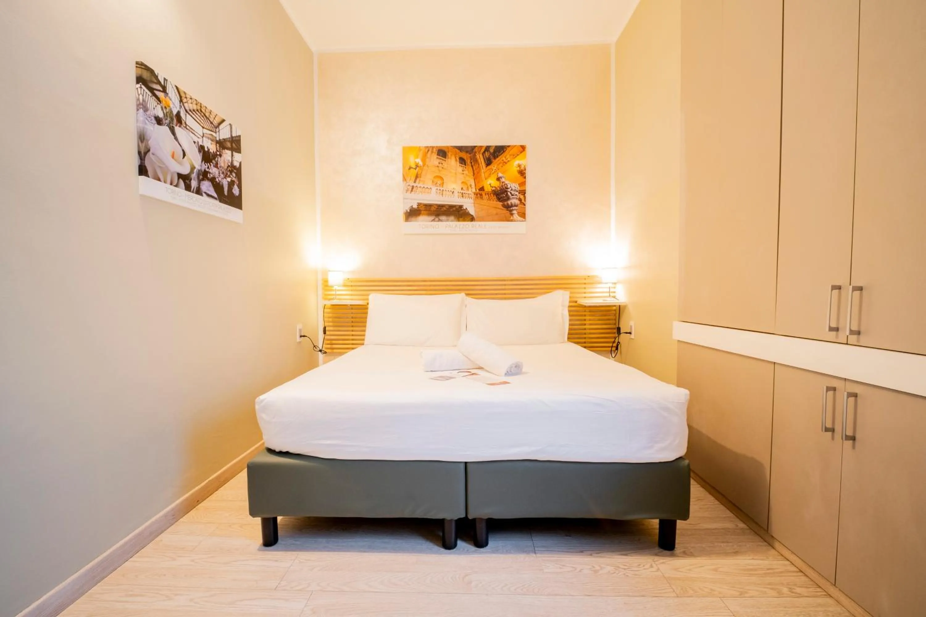 Bed in Best Quality Hotel Gran Mogol