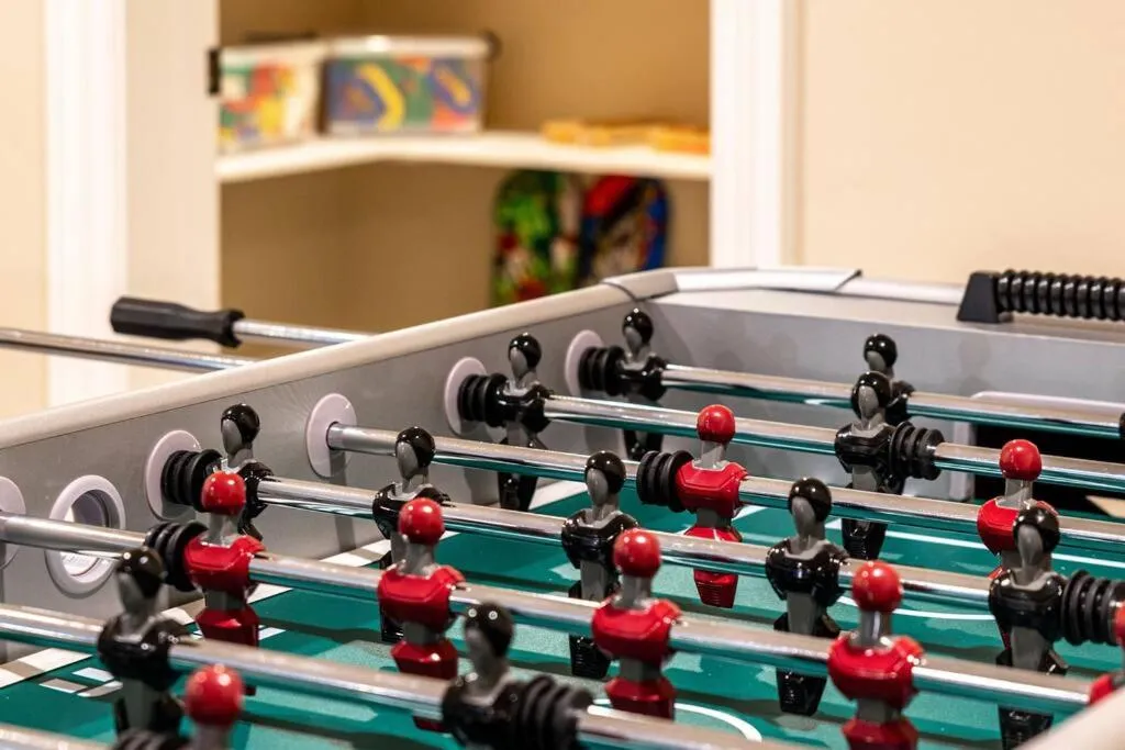 Game Room in New Luxury 5BR Cabin in Pine Mountain Lake! 1 Minute to Beach! Massage Chair! Close to Yosemite! Perfect for Retreats and Escapes All Seasons!