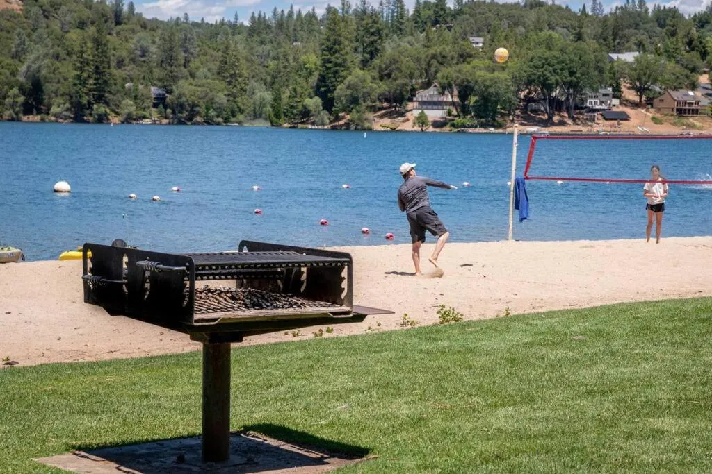 BBQ facilities in New Luxury 5BR Cabin in Pine Mountain Lake! 1 Minute to Beach! Massage Chair! Close to Yosemite! Perfect for Retreats and Escapes All Seasons!