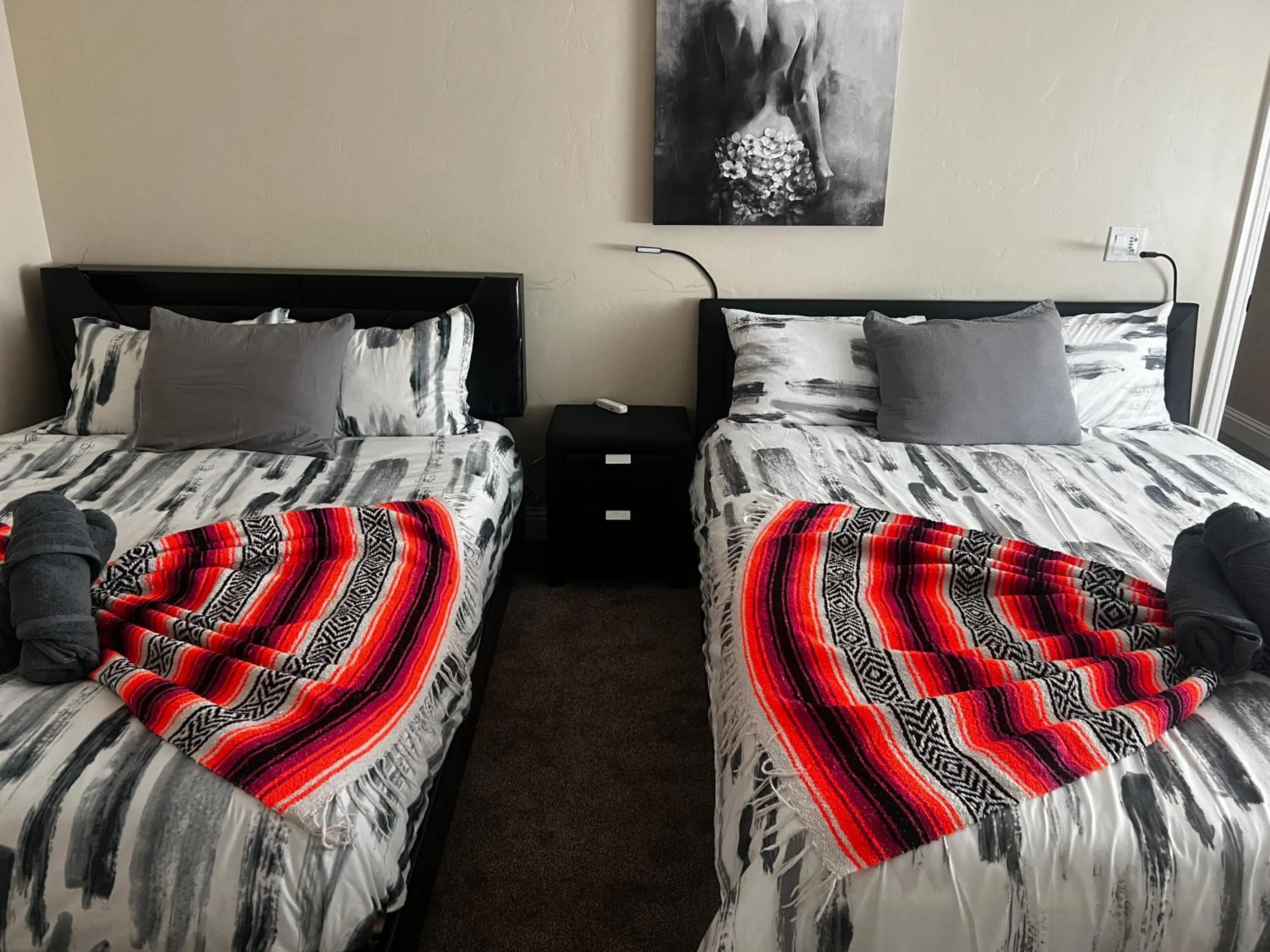 Bedroom, Bed in New Luxury 5BR Cabin in Pine Mountain Lake! 1 Minute to Beach! Massage Chair! Close to Yosemite! Perfect for Retreats and Escapes All Seasons!