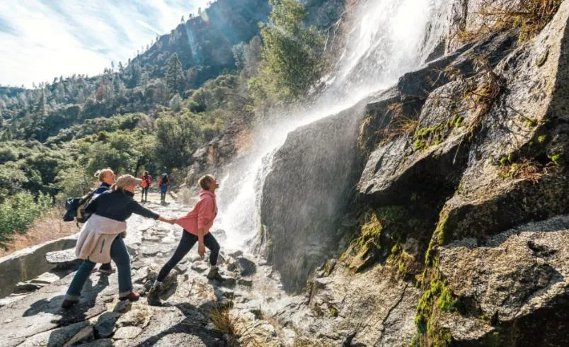 New Luxury 5BR Cabin in Pine Mountain Lake! 1 Minute to Beach! Massage Chair! Close to Yosemite! Perfect for Retreats and Escapes All Seasons!