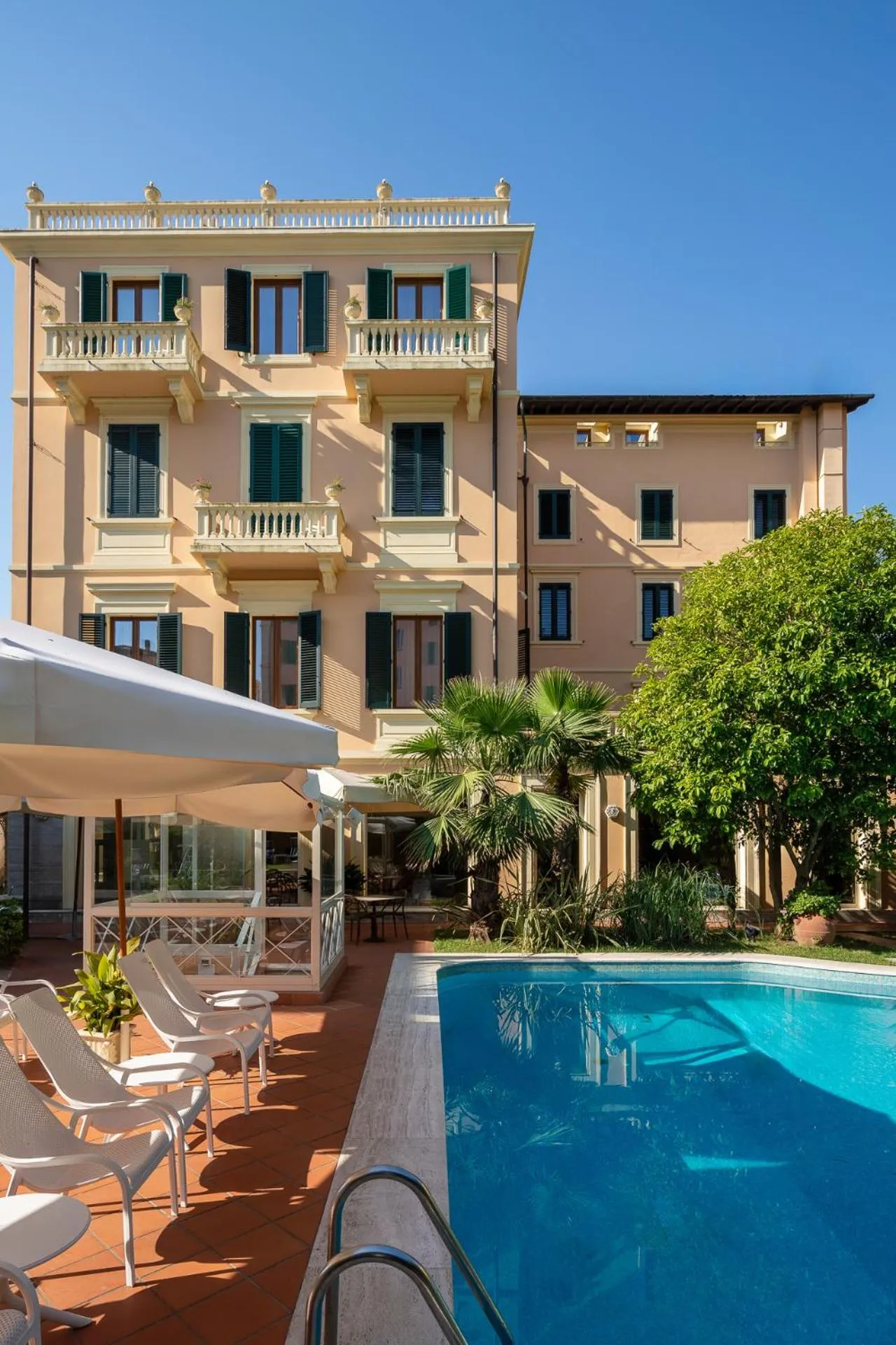 Property building in Hotel Parma e Oriente Wellness & Spa