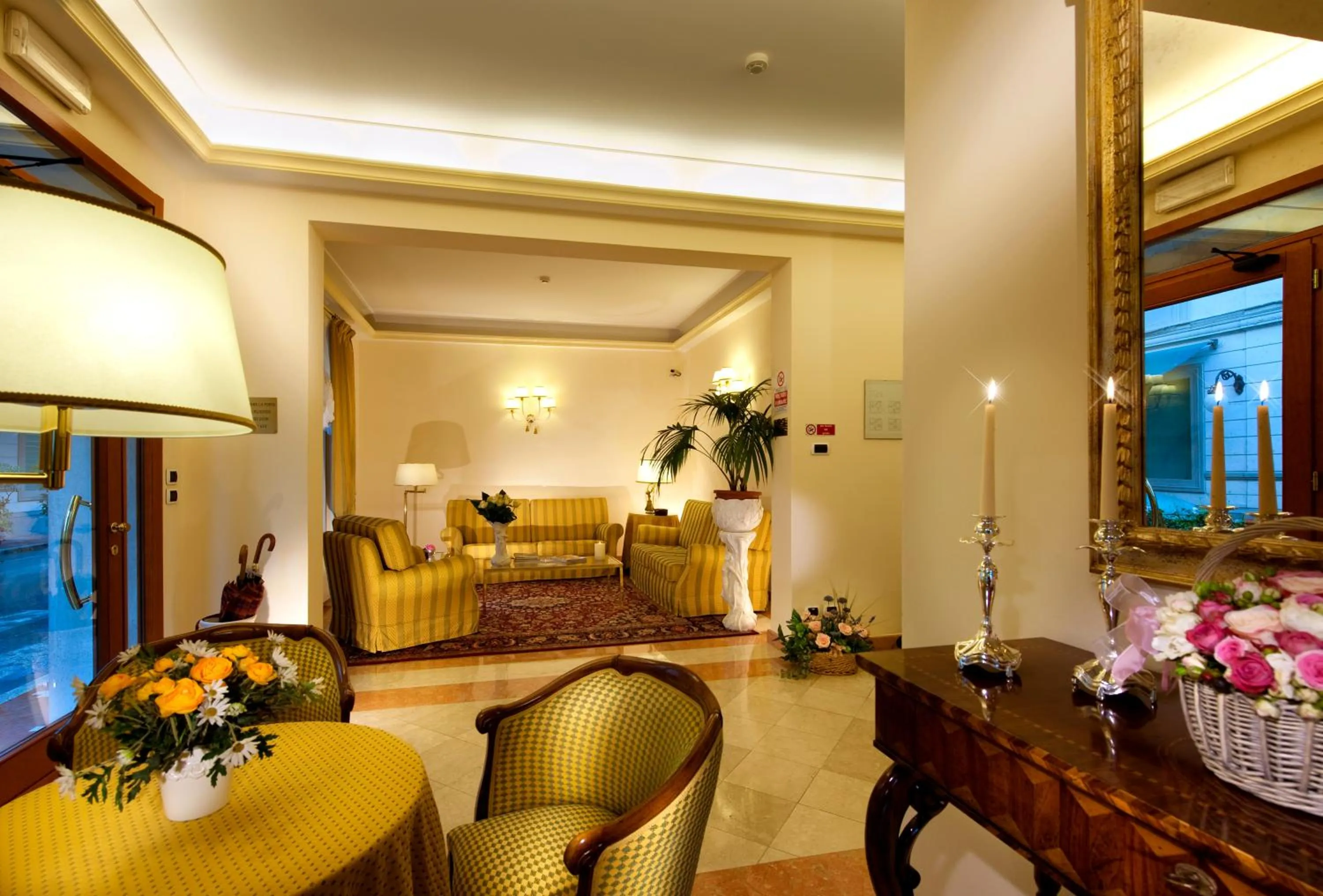 Lounge or bar in Hotel Parma e Oriente Wellness & Spa