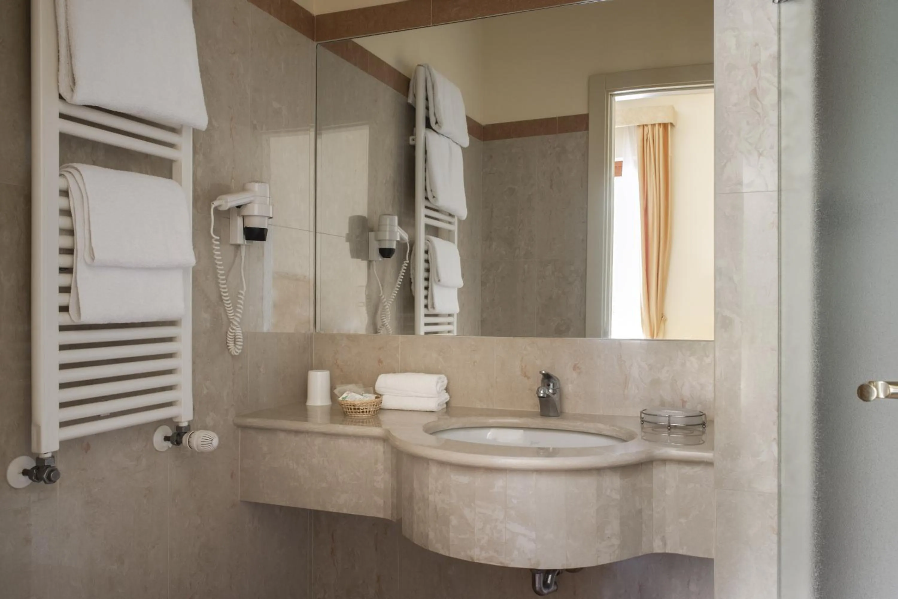 Bedroom in Hotel Parma e Oriente Wellness & Spa