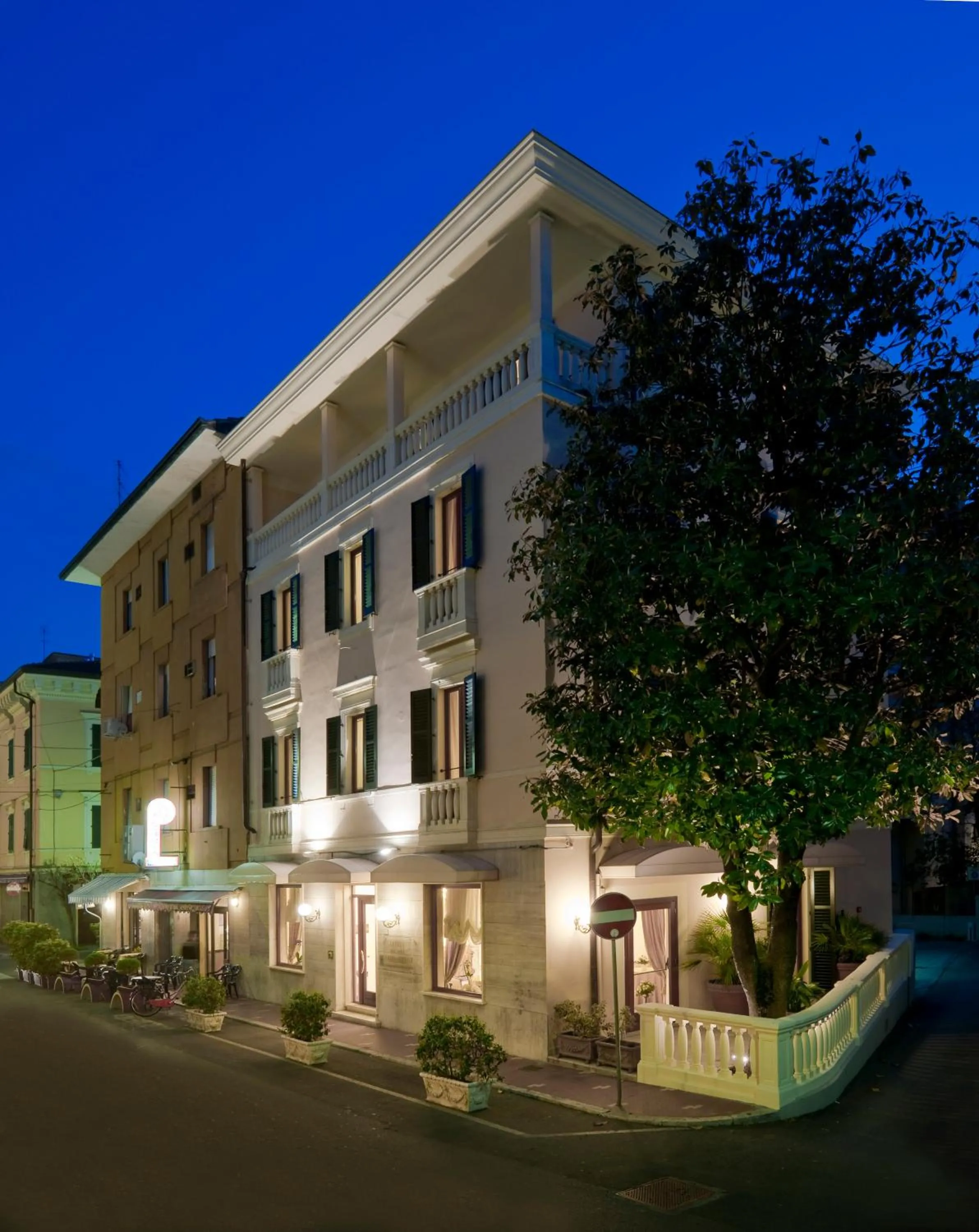 Property building in Hotel Parma e Oriente Wellness & Spa