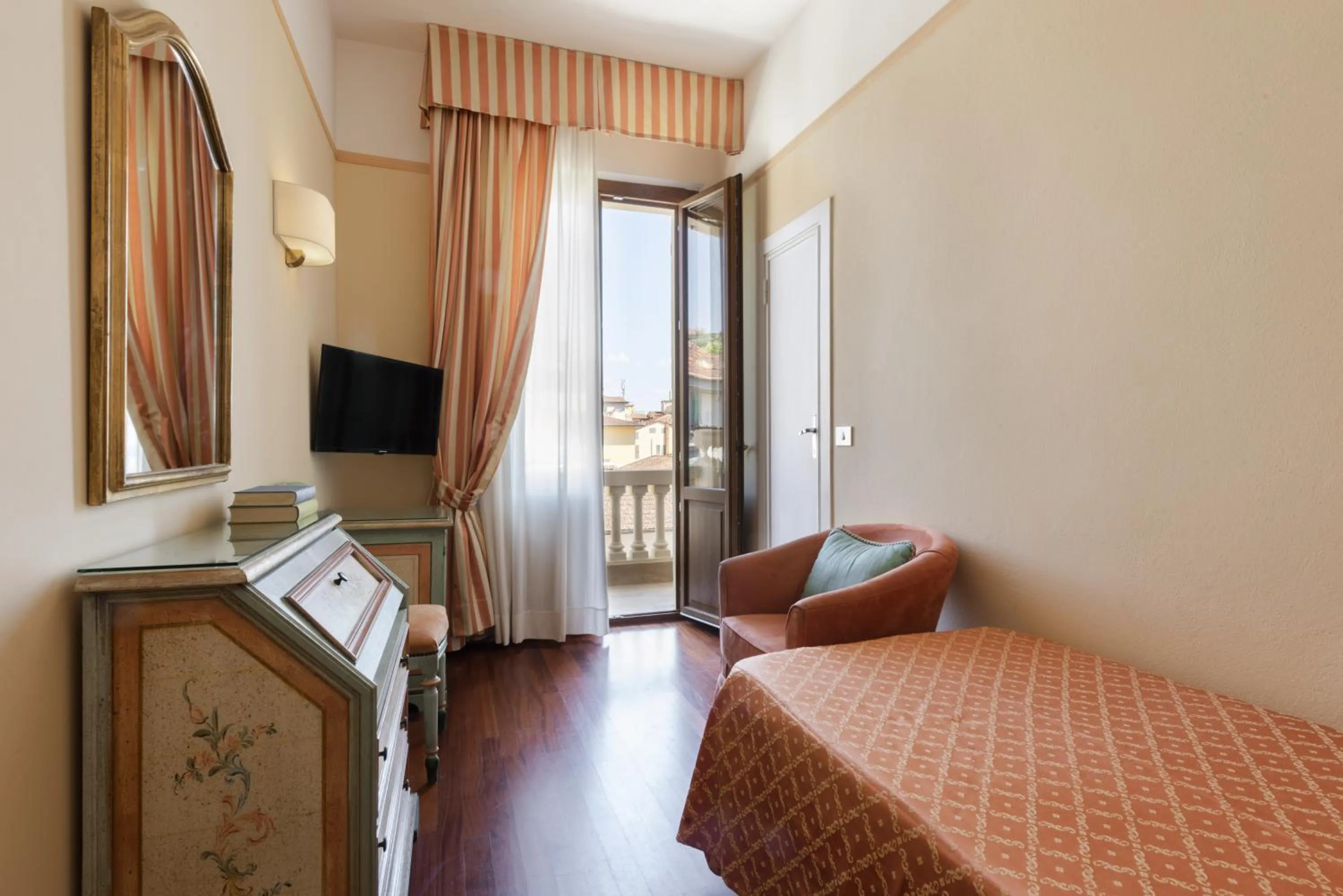 Bed in Hotel Parma e Oriente Wellness & Spa