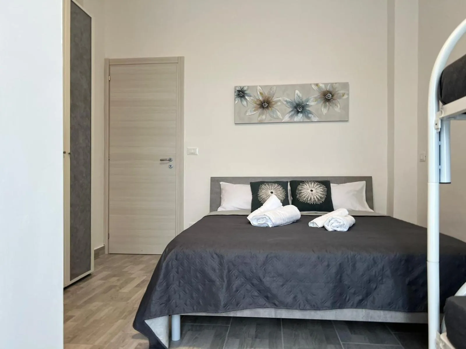 Bedroom, Bed in Il melograno