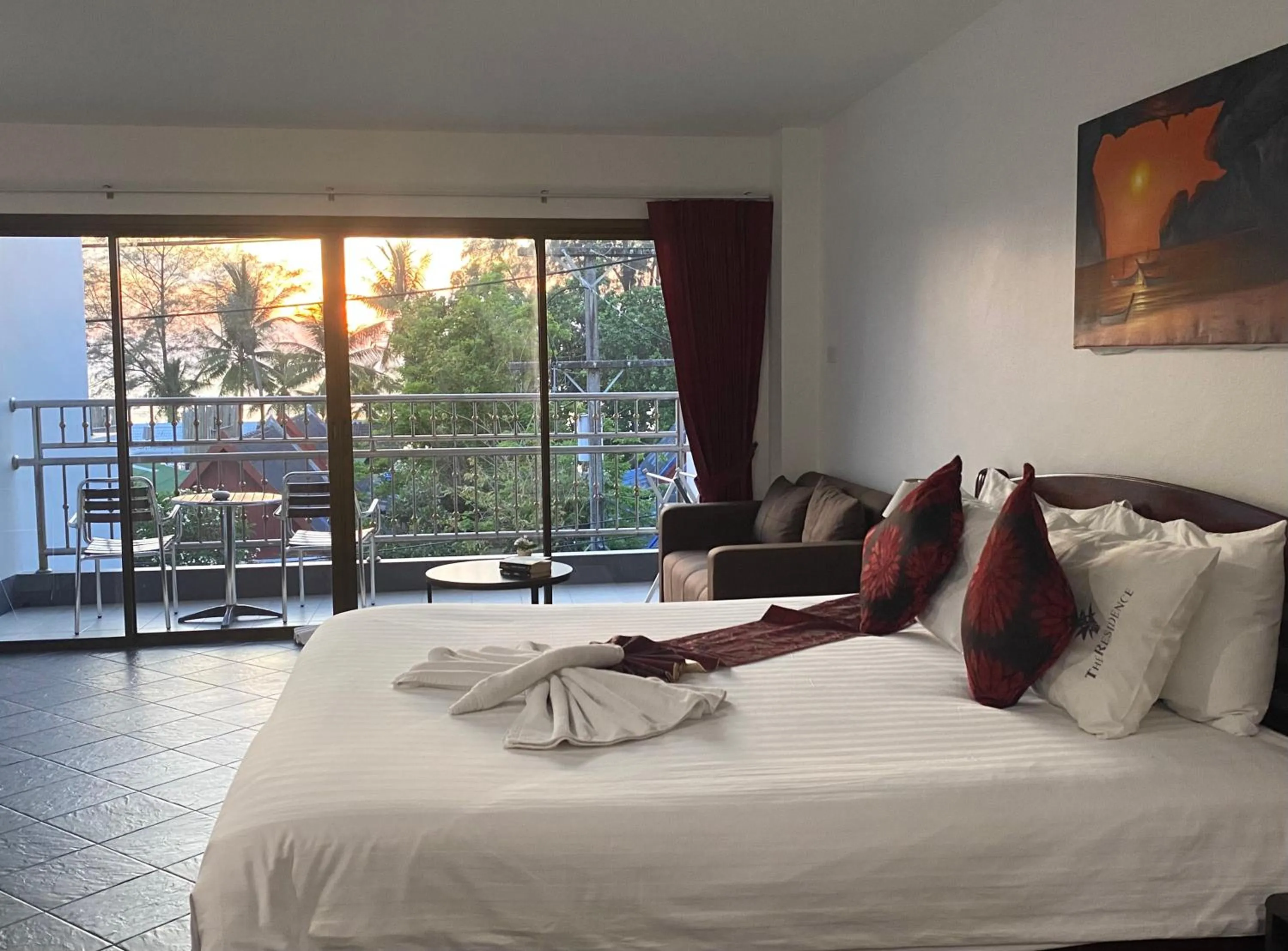 Bedroom, Bed in Deng's kamala beach Guesthouse