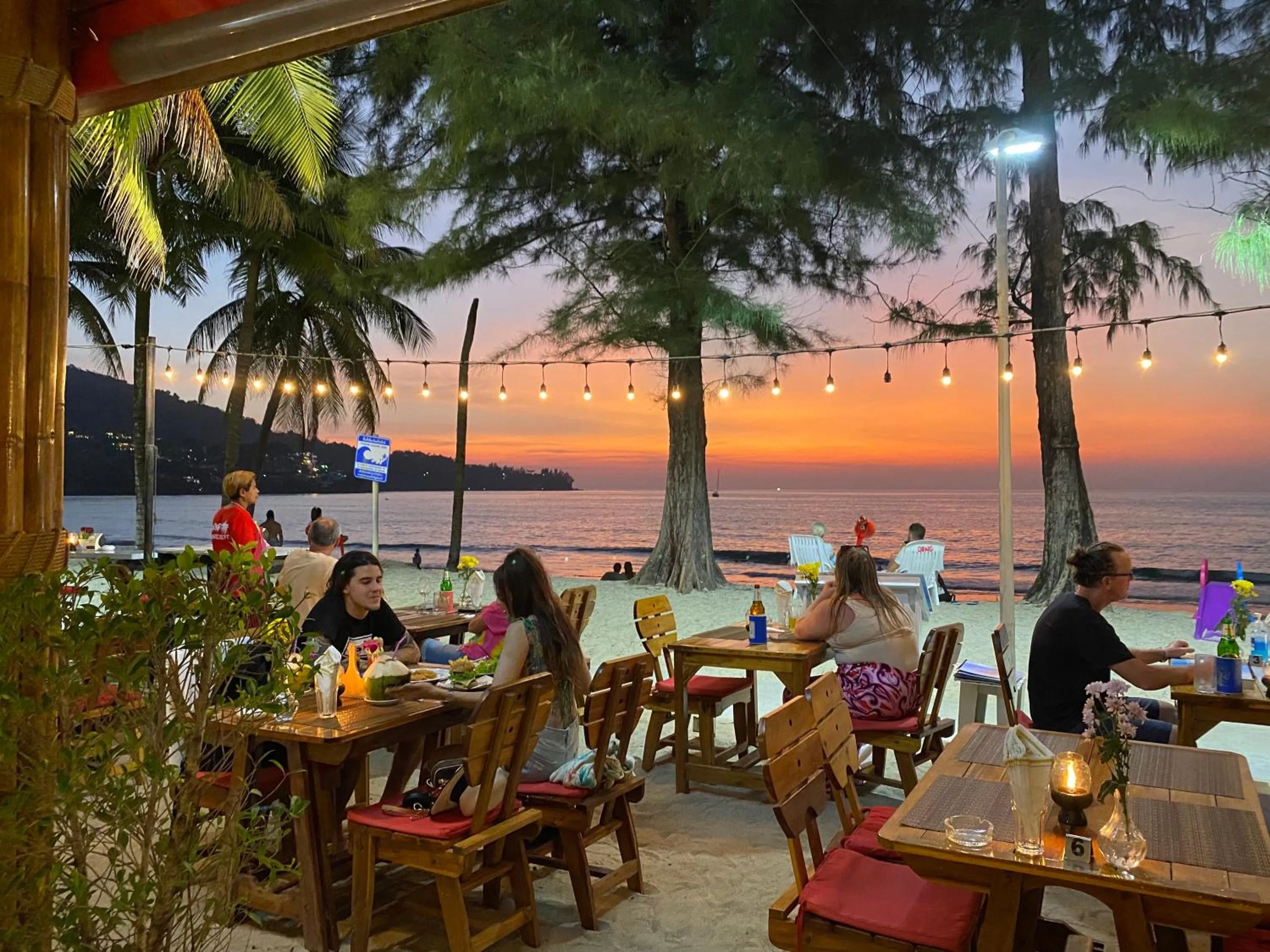 Restaurant/places to eat in Deng's kamala beach Guesthouse