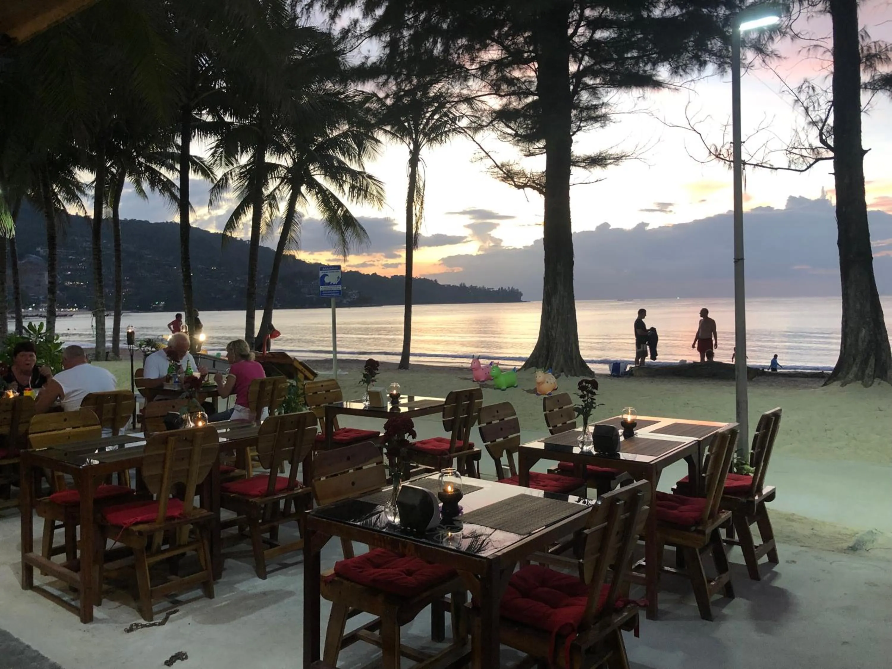 Restaurant/places to eat in Deng's kamala beach Guesthouse