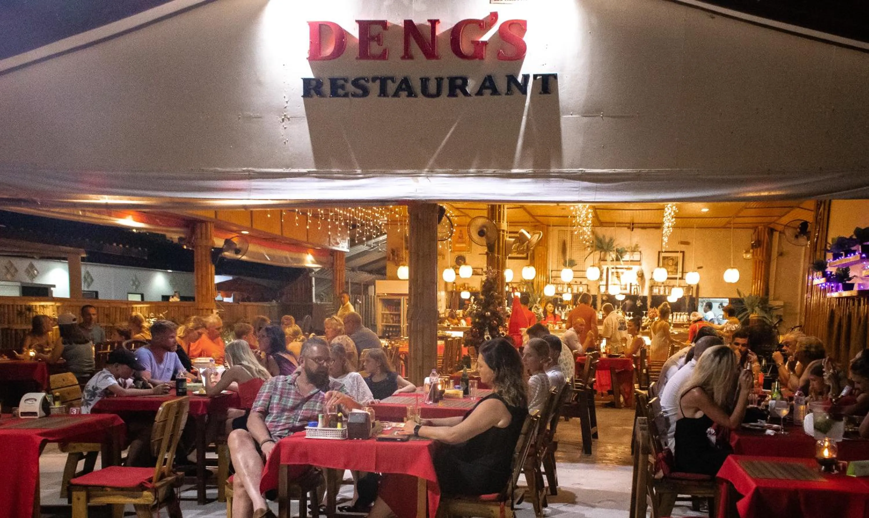 Restaurant/places to eat in Deng's kamala beach Guesthouse