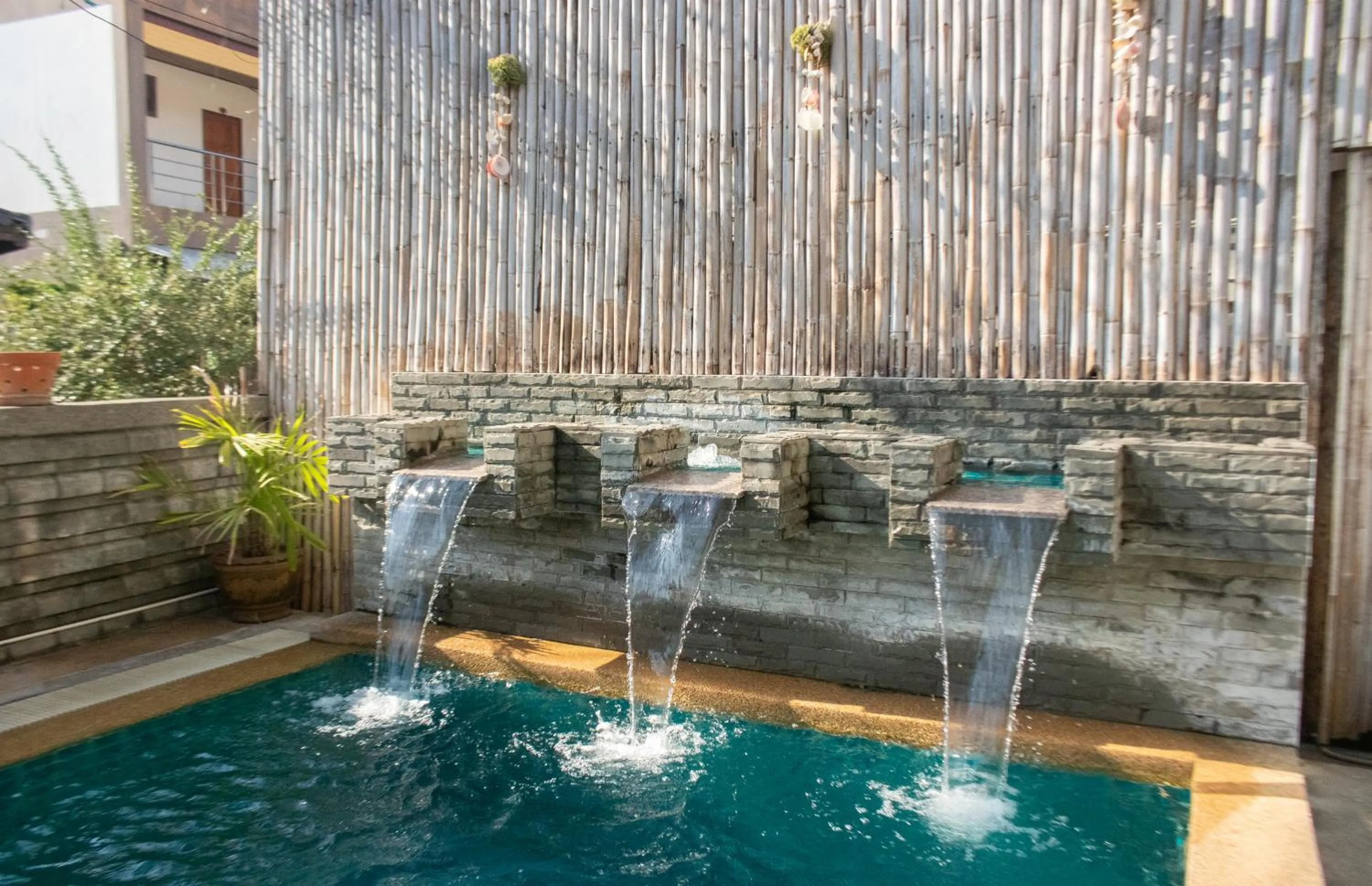 Pool view in Deng's kamala beach Guesthouse