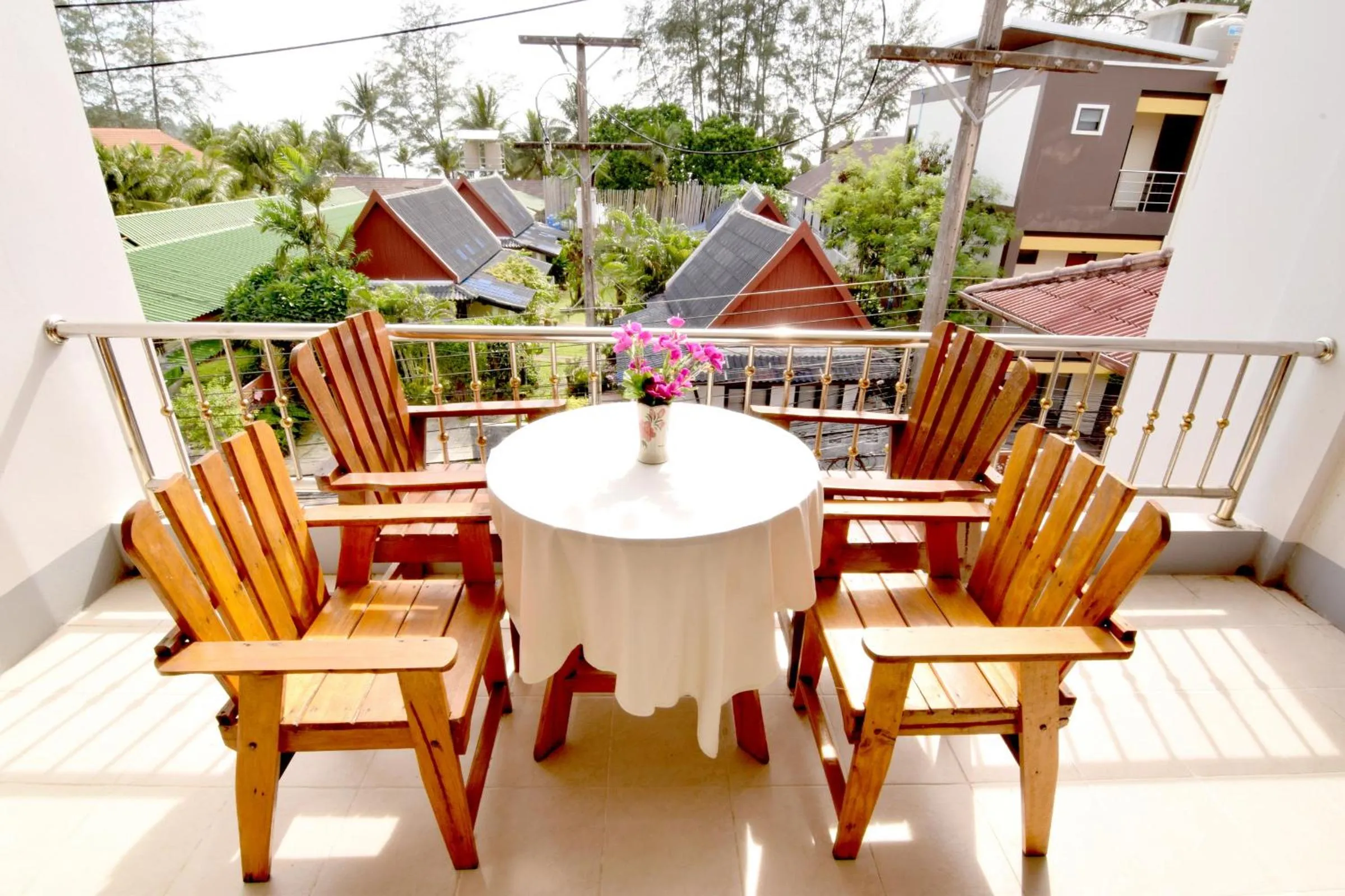 Day in Deng's kamala beach Guesthouse