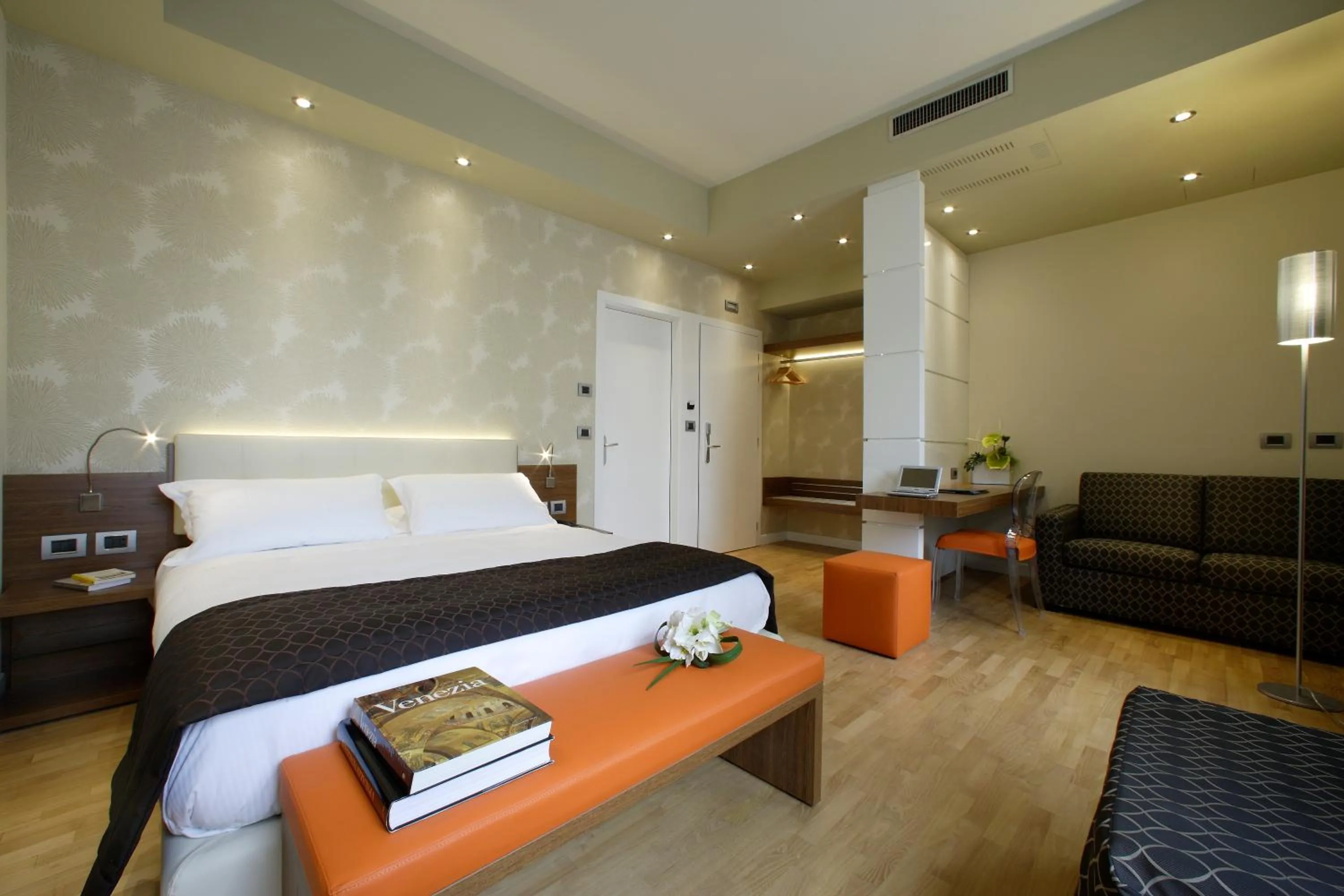 Bed in Hotel Forte del 48