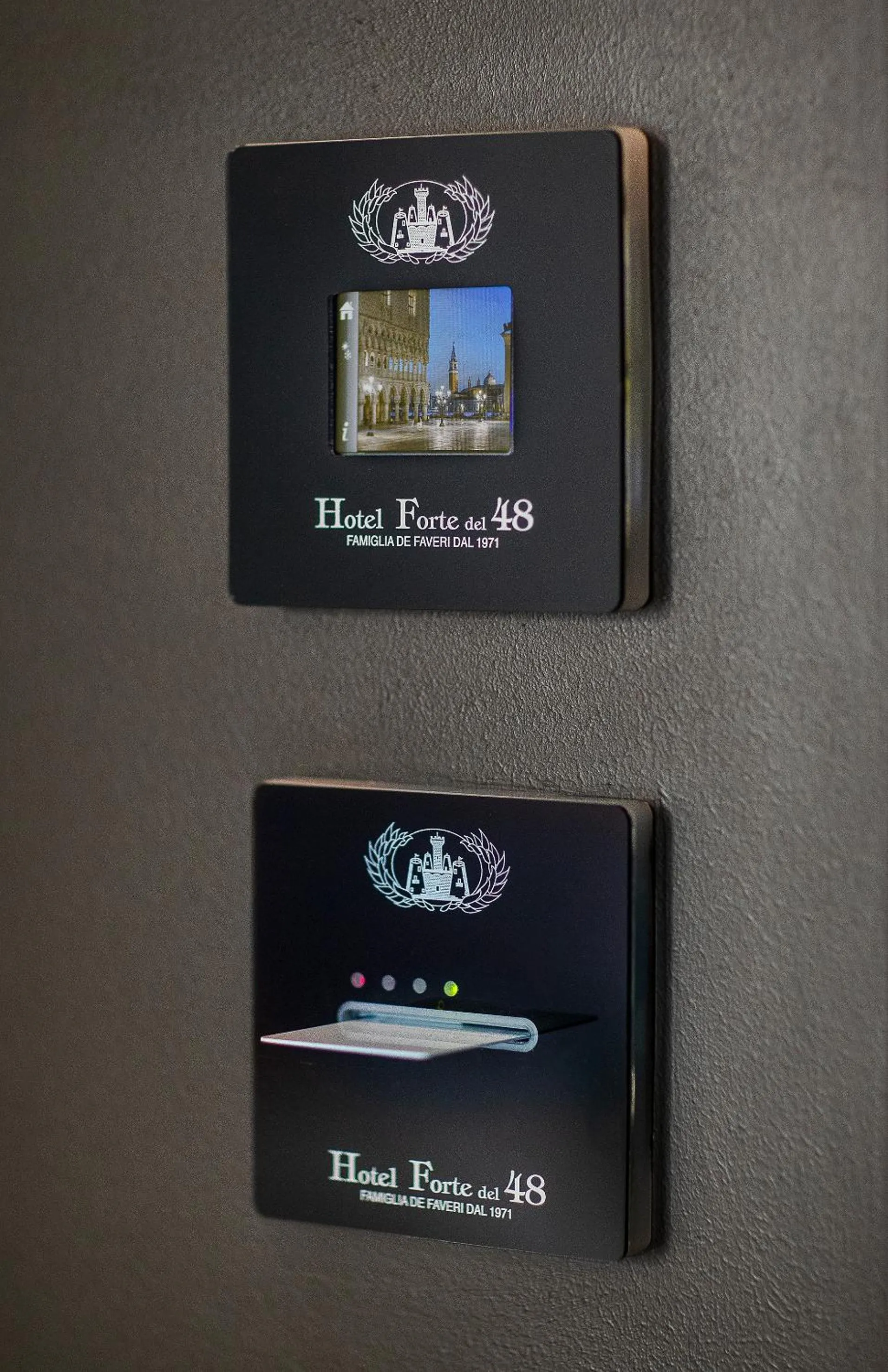 Property logo or sign in Hotel Forte del 48