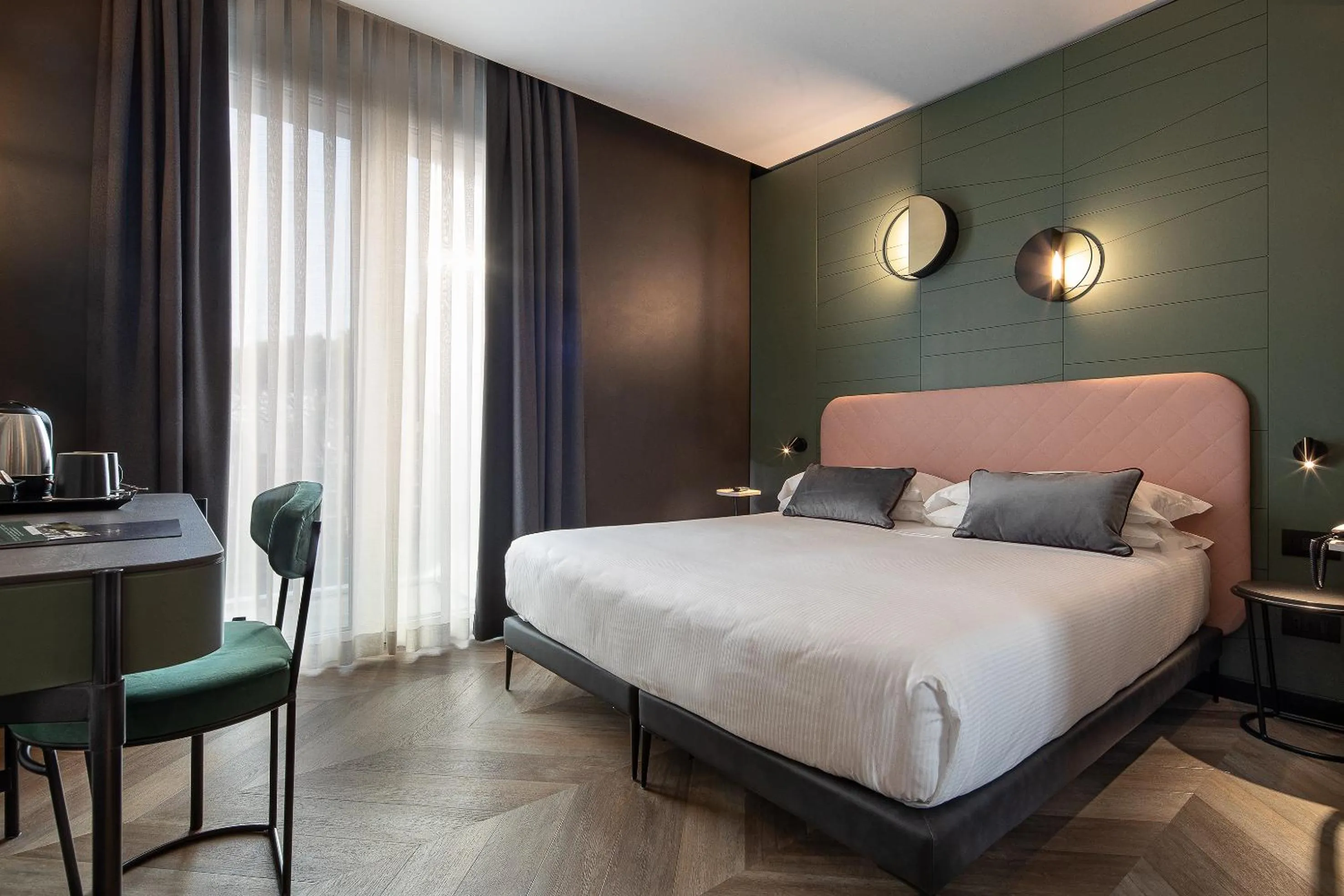 Bed in Hotel Forte del 48