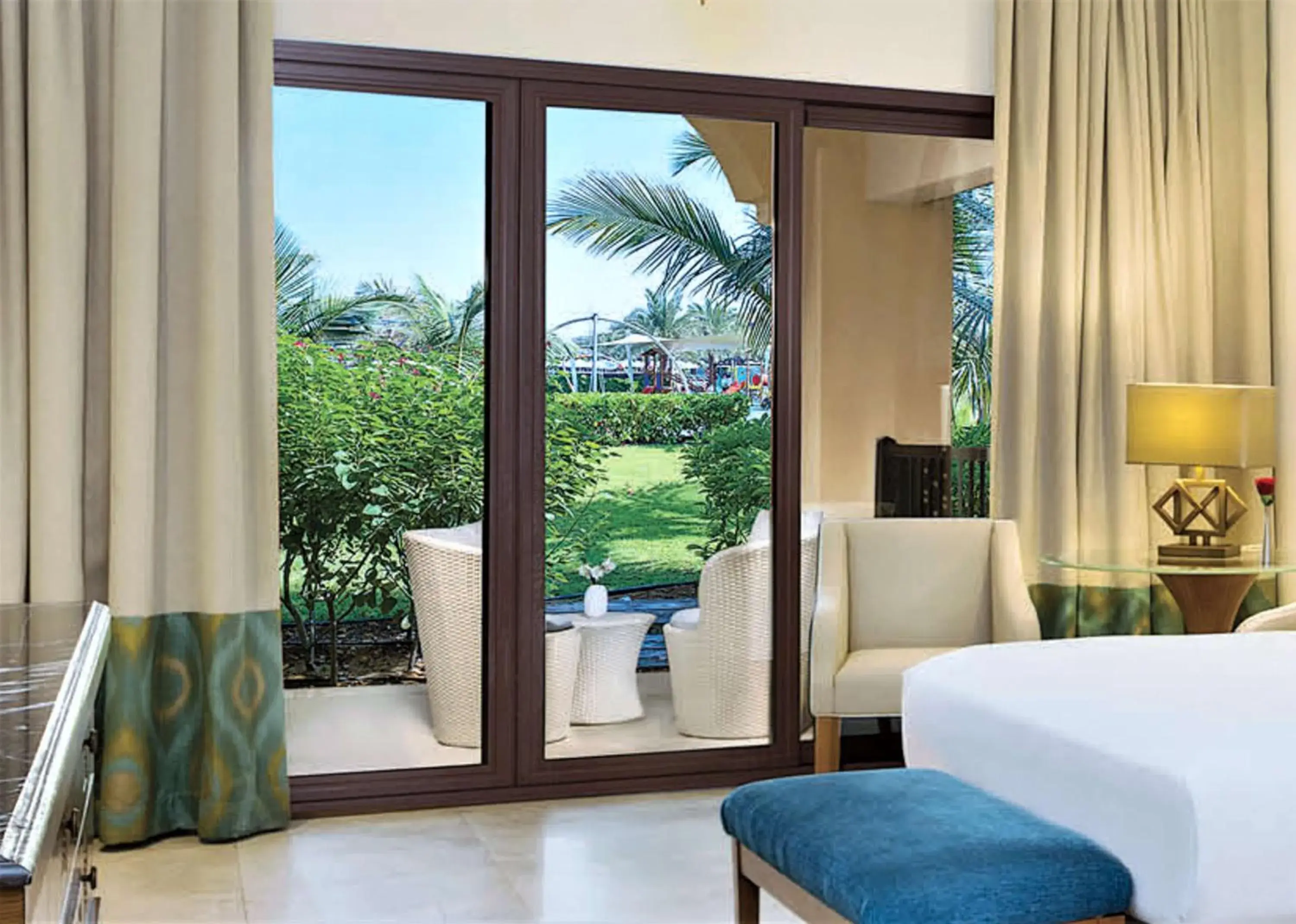 Deluxe Twin Room with Garden Access in DoubleTree by Hilton Resort & Spa Marjan Island Deluxe Twin Room with Garden Access in DoubleTree by Hilton Resort & Spa Marjan Island