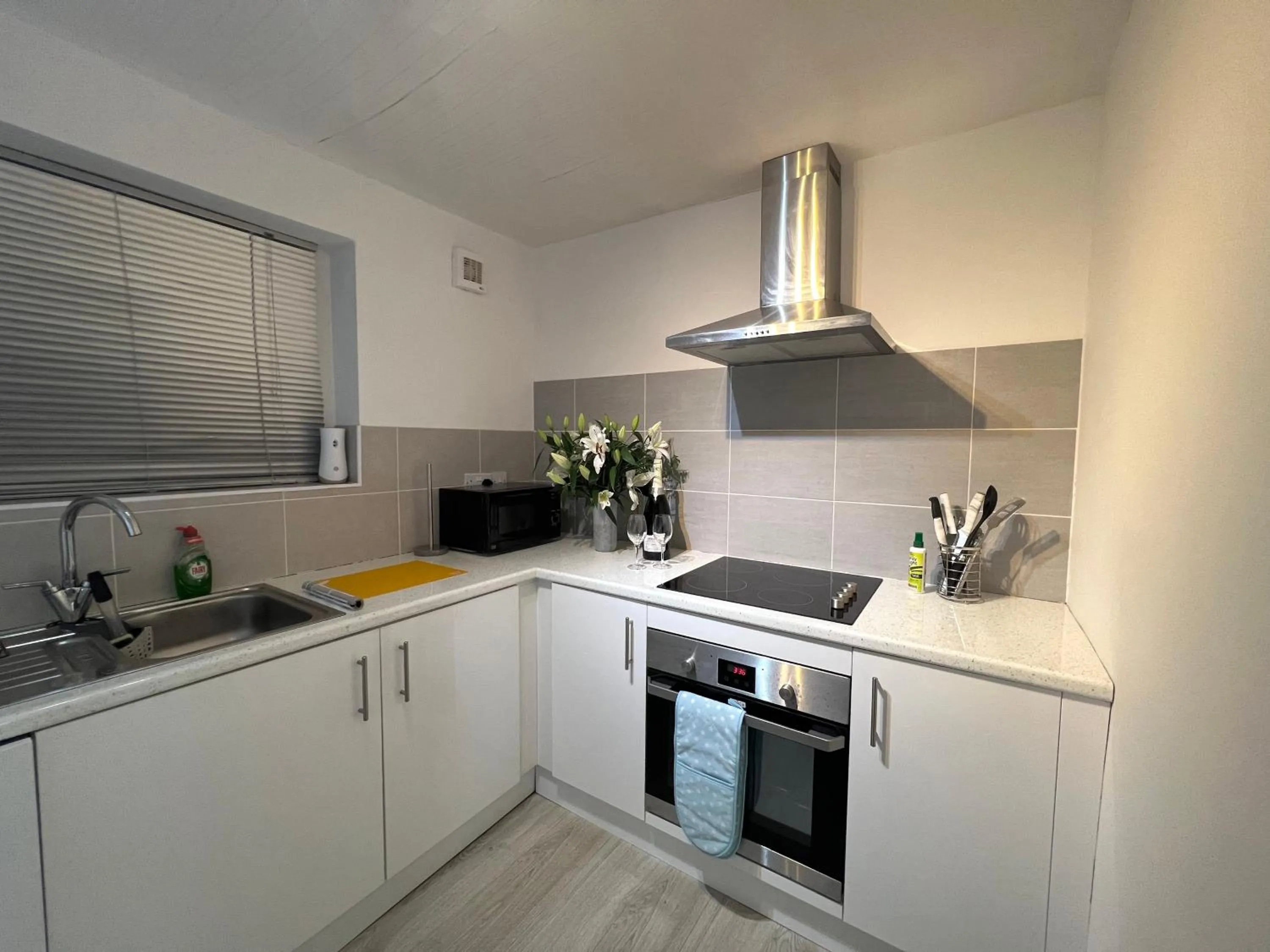 Kitchen or kitchenette in Beach Front Apartment with Free Parking, St Annes