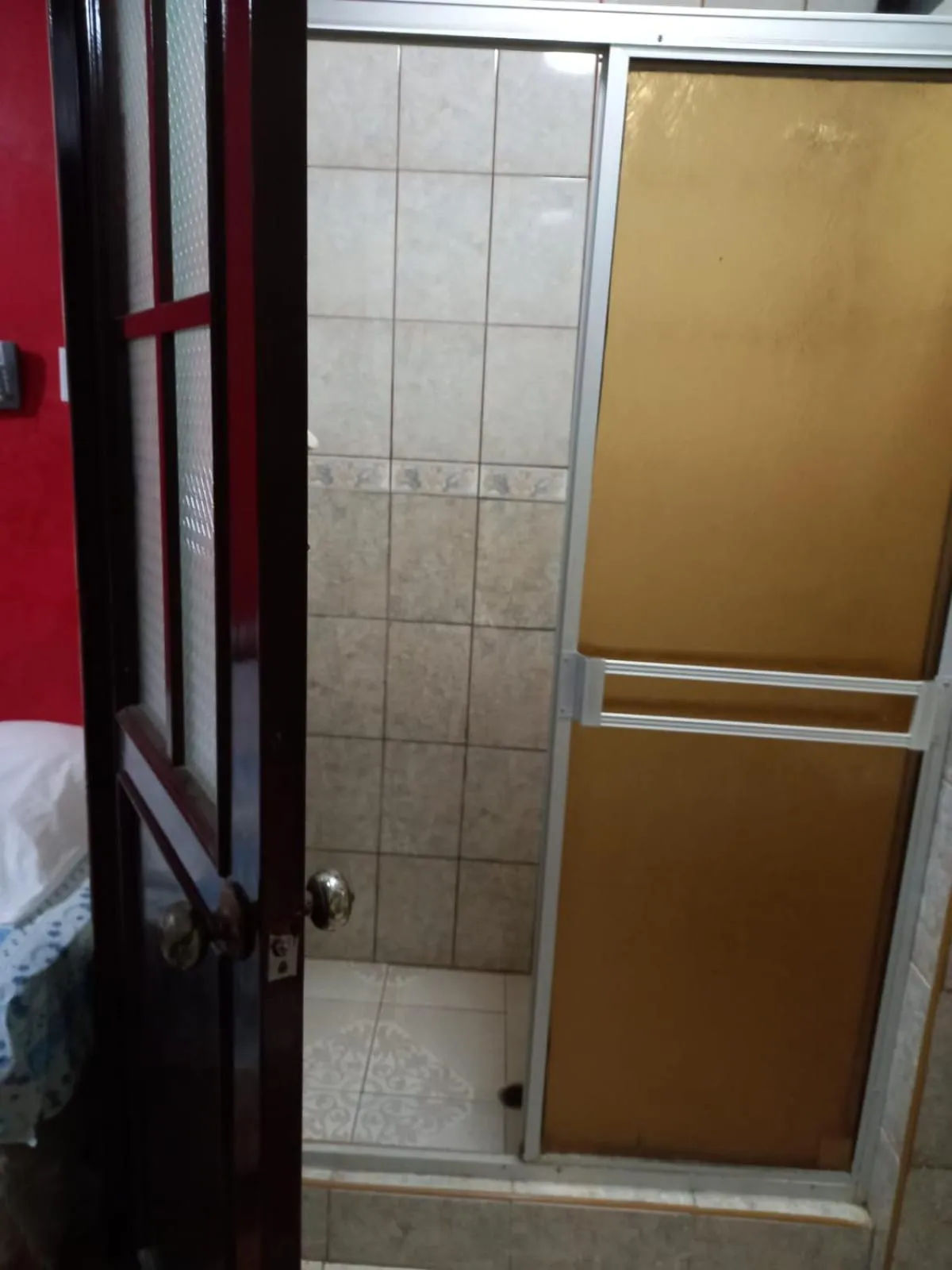 Bathroom in Hotel Royal Olympic