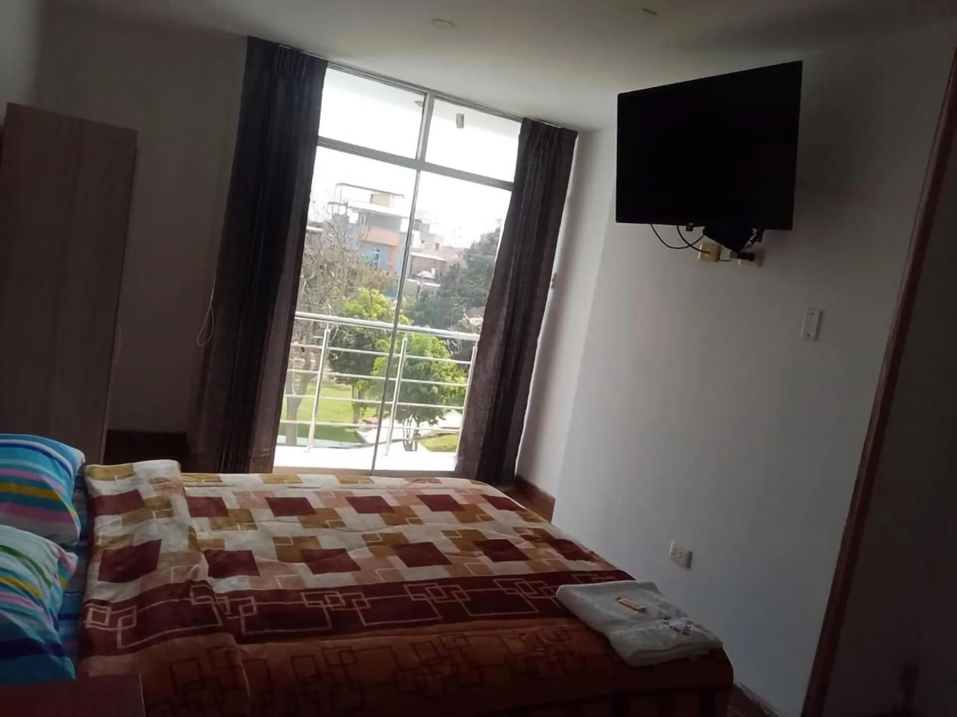 TV and multimedia, Bed in Hotel Royal Olympic