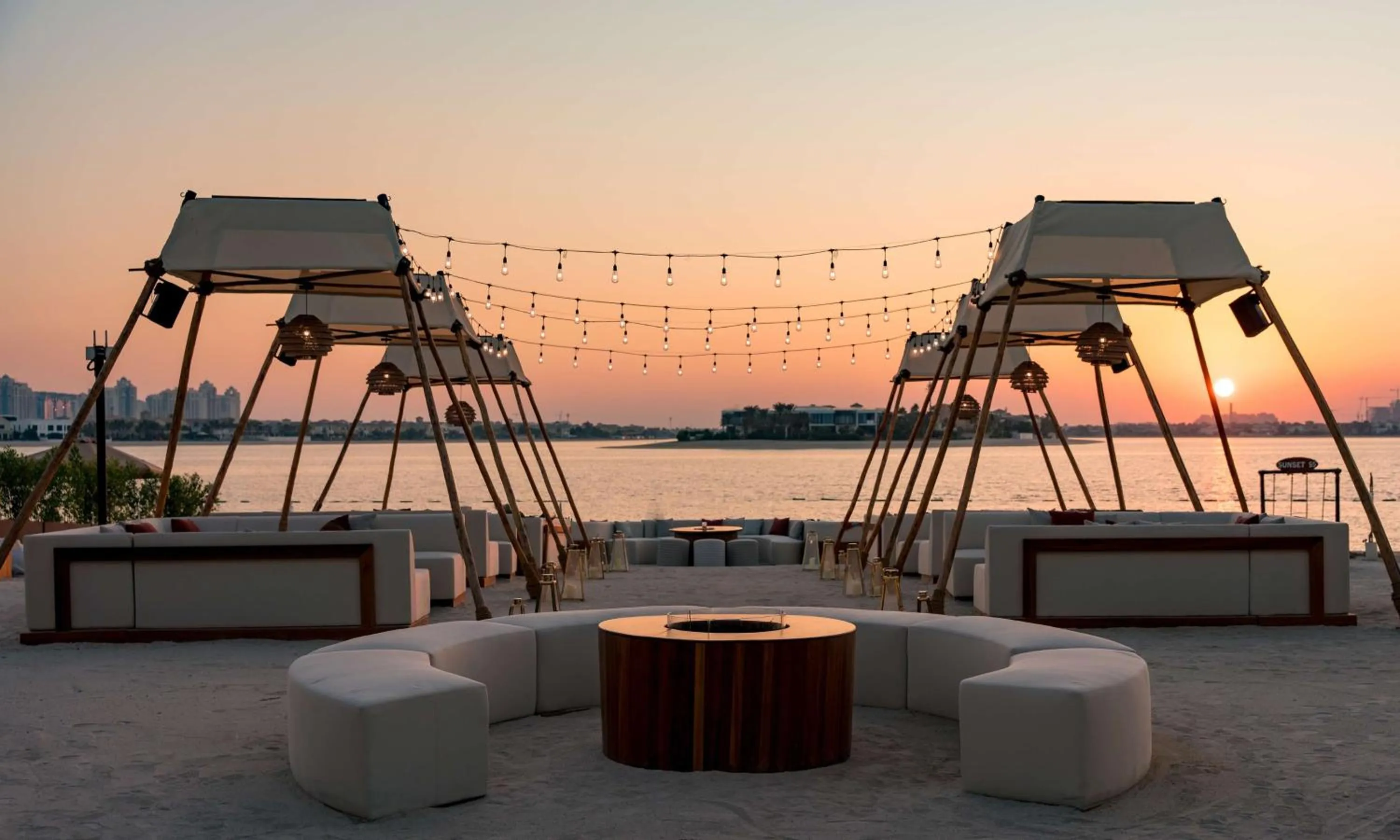 Beach in Waldorf Astoria Dubai Palm Jumeirah