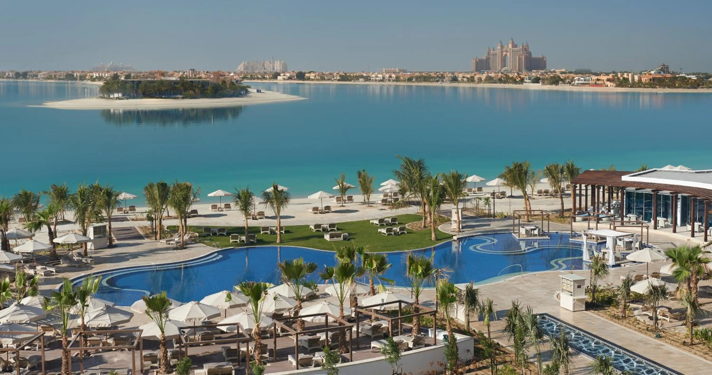 Beach in Waldorf Astoria Dubai Palm Jumeirah
