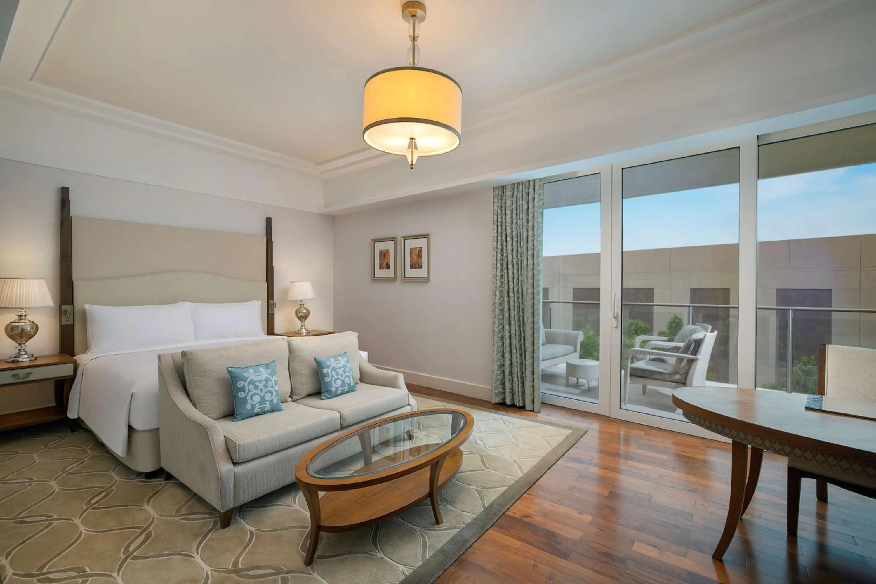 Living room in Waldorf Astoria Dubai Palm Jumeirah