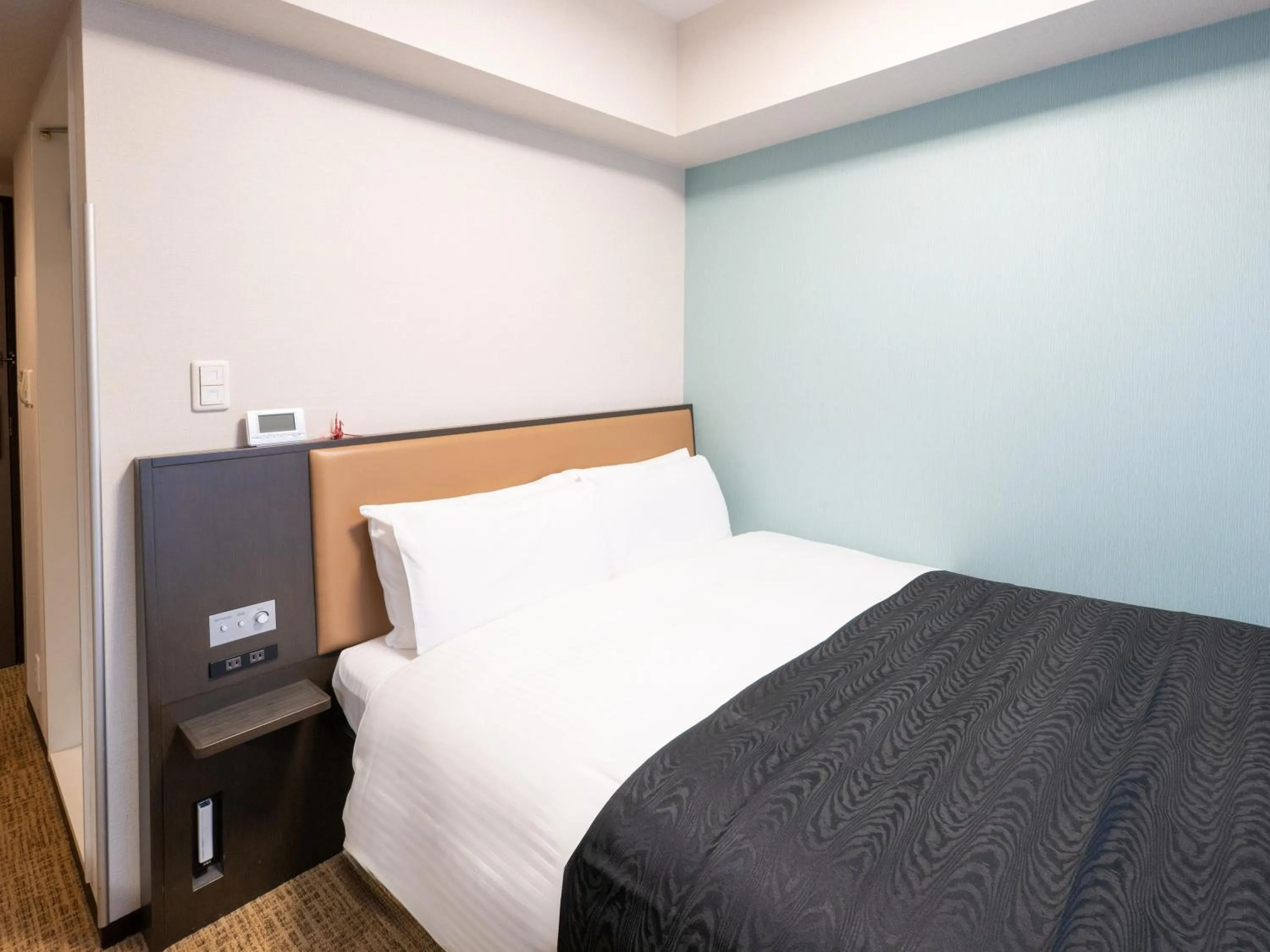 Photo of the whole room, Bed in APA Hotel Asakusabashi Ekimae