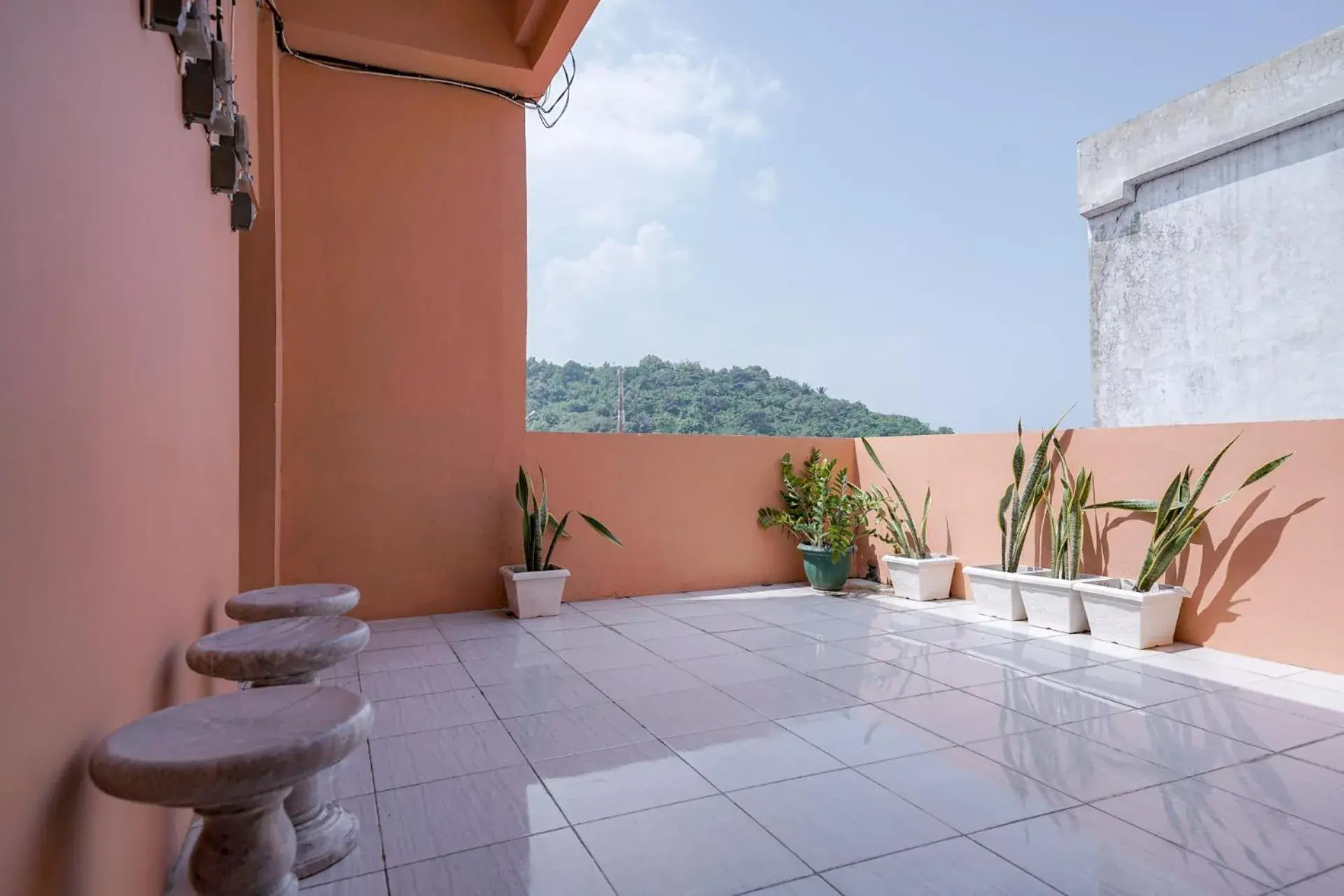 Balcony/Terrace in Urbanview Hotel Gatot Subroto Lampung by RedDoorz Balcony/Terrace in Urbanview Hotel Gatot Subroto Lampung by RedDoorz