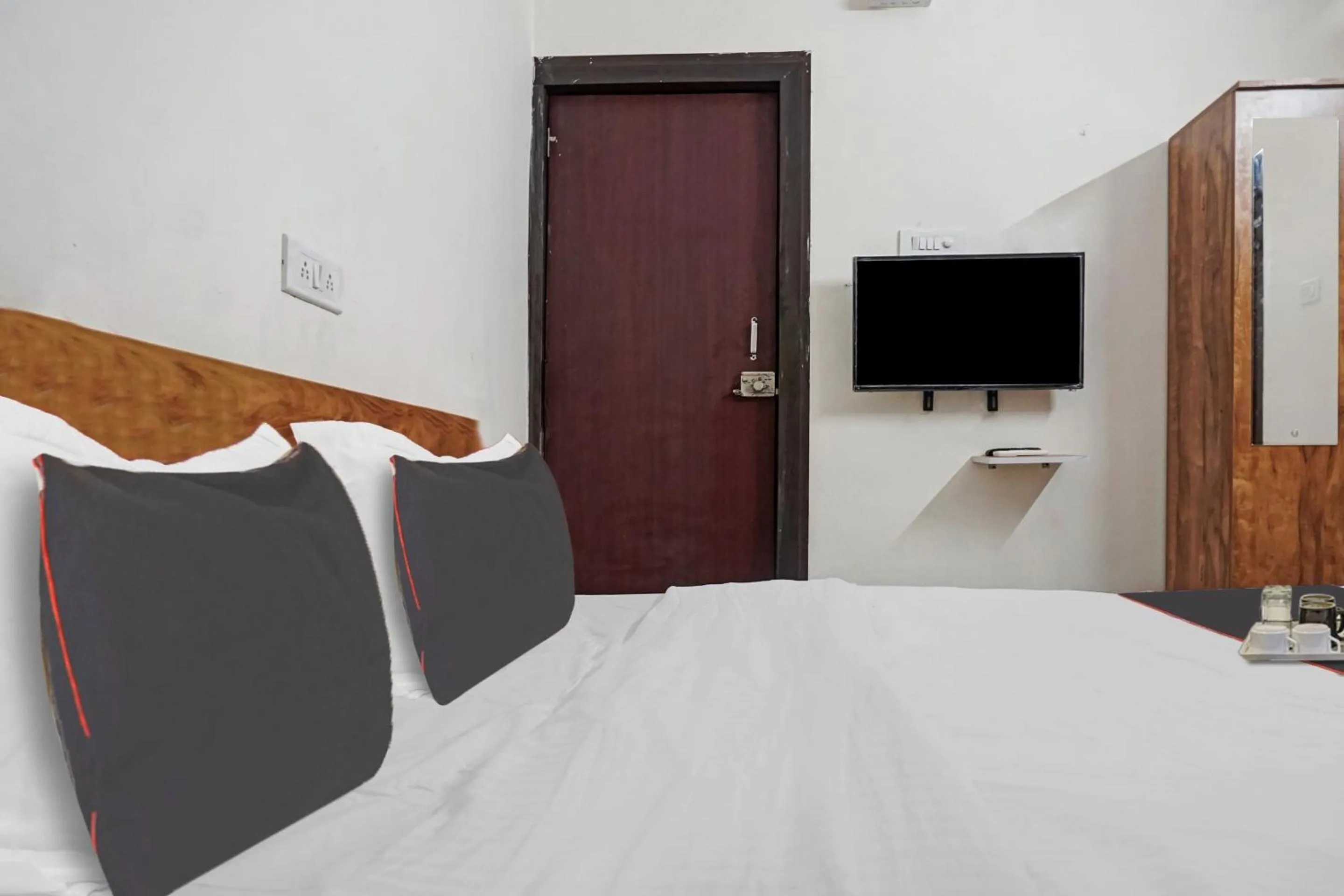 Bedroom, Bed in SPOT ON Hotel Deluxe