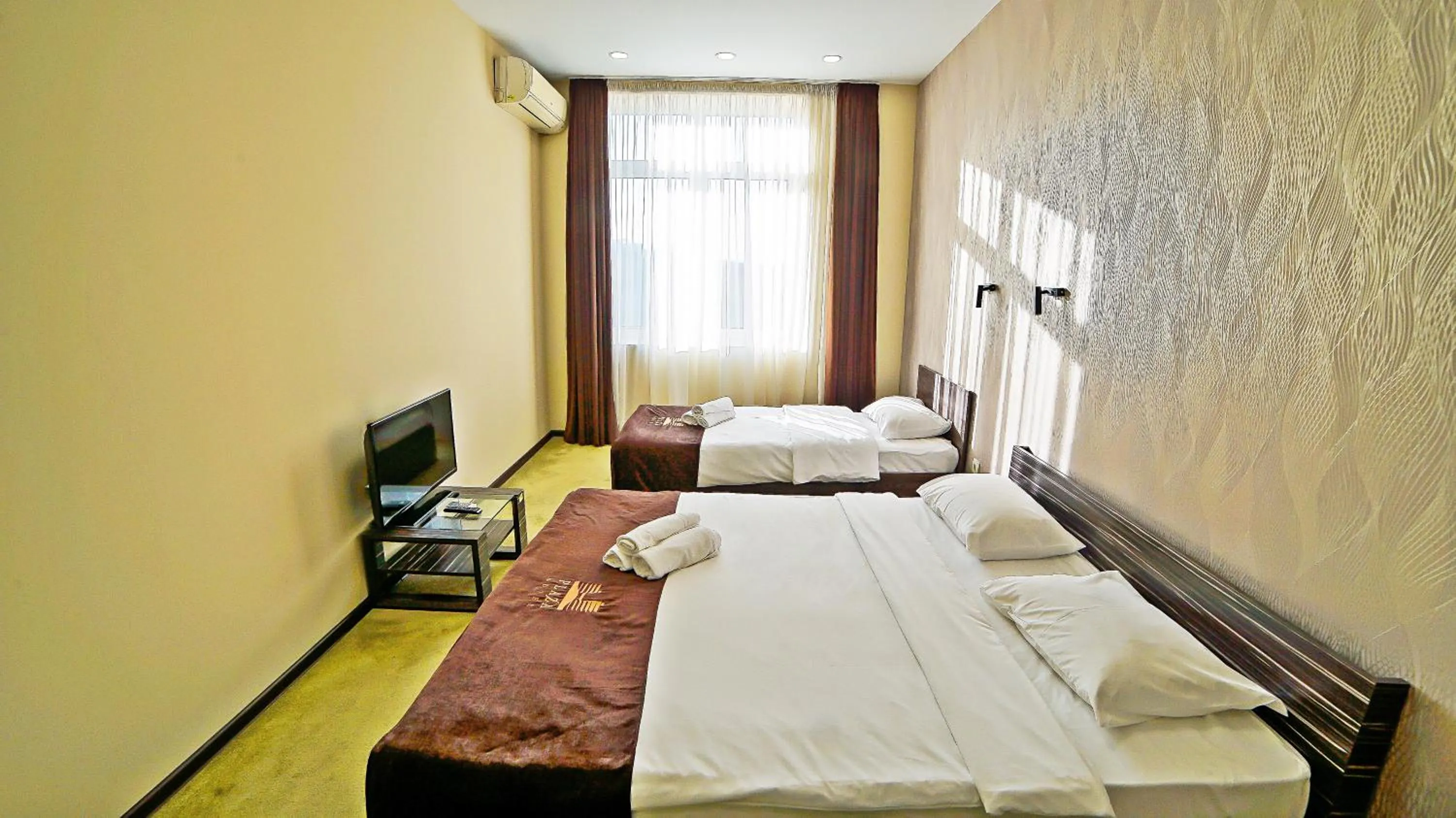 Photo of the whole room in Mardi Plaza Hotel