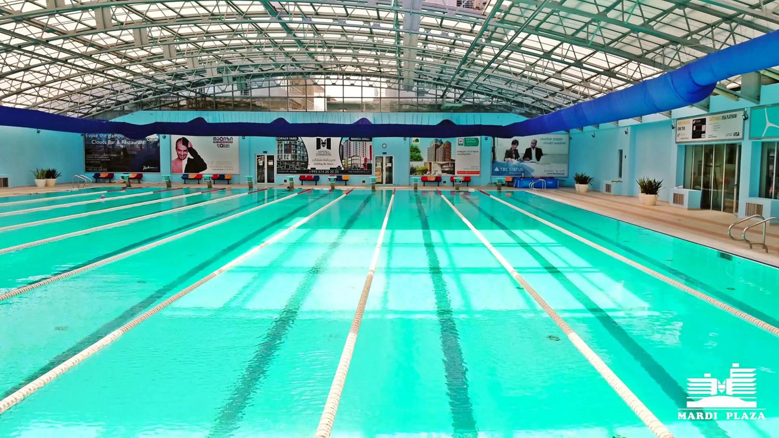 Swimming pool in Mardi Plaza Hotel