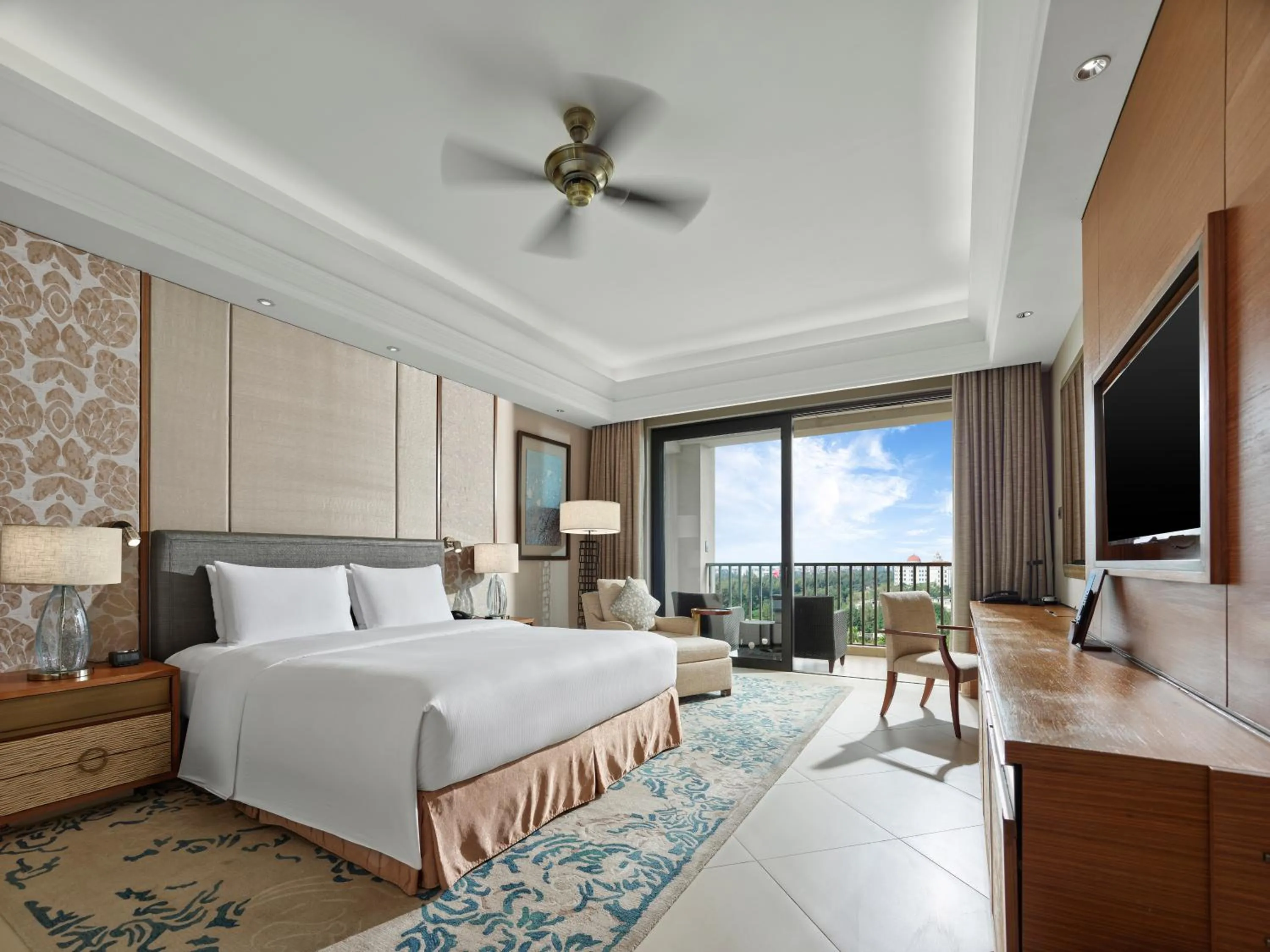 Bedroom, Bed in Hilton Haikou Meilan