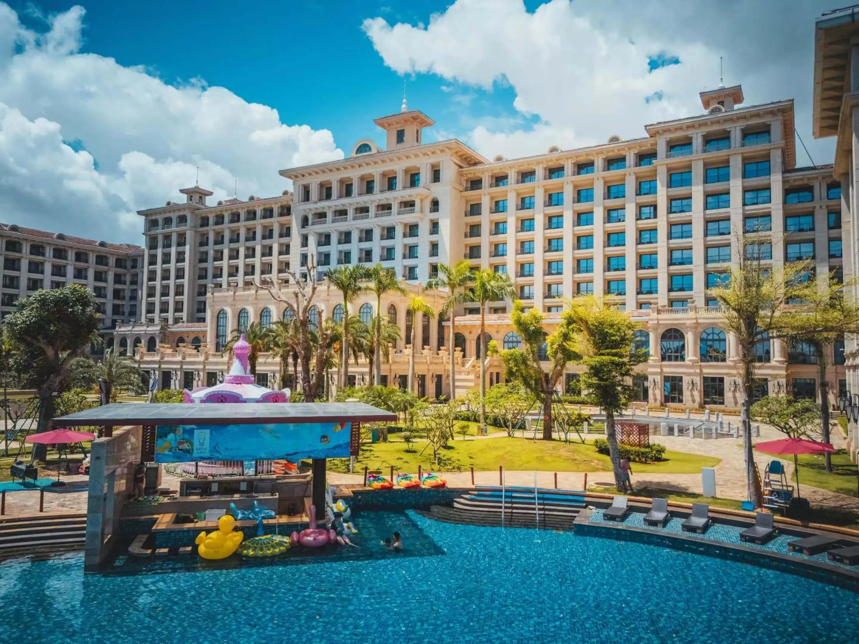 Property building in Hilton Haikou Meilan Property building in Hilton Haikou Meilan