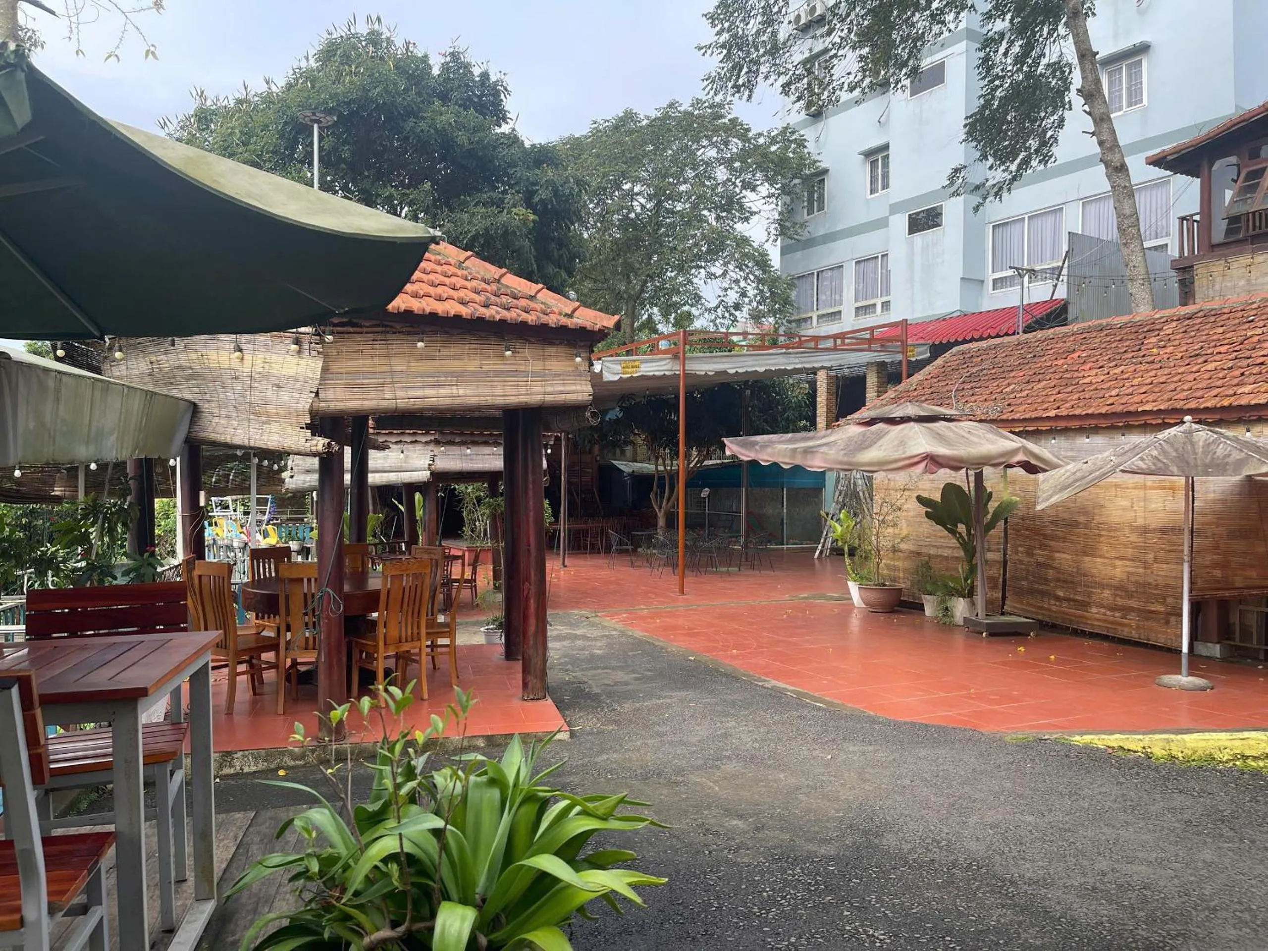 Restaurant/places to eat in Lien Do Star Hotel