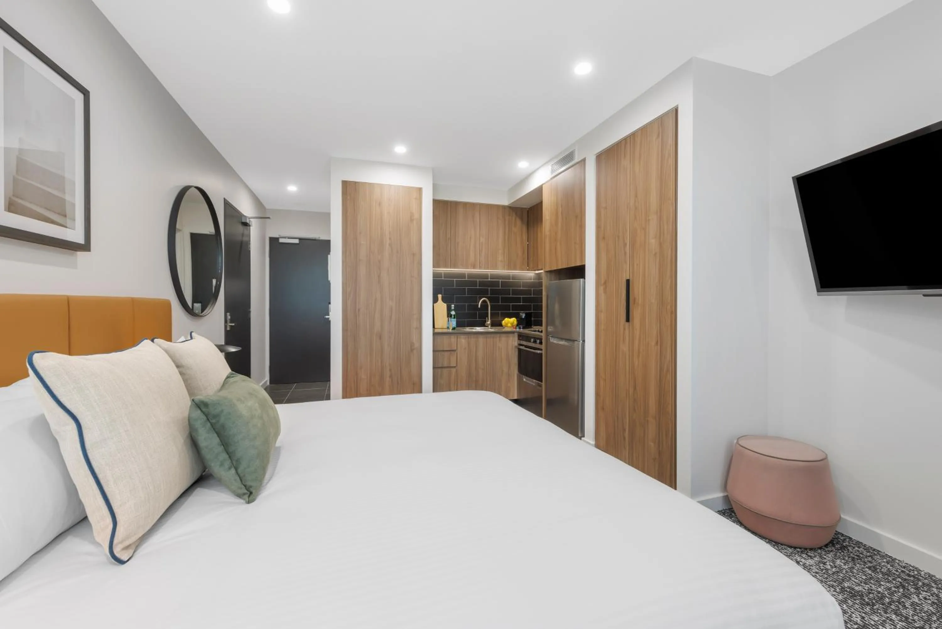 Bedroom, Bed in Punthill Essendon North