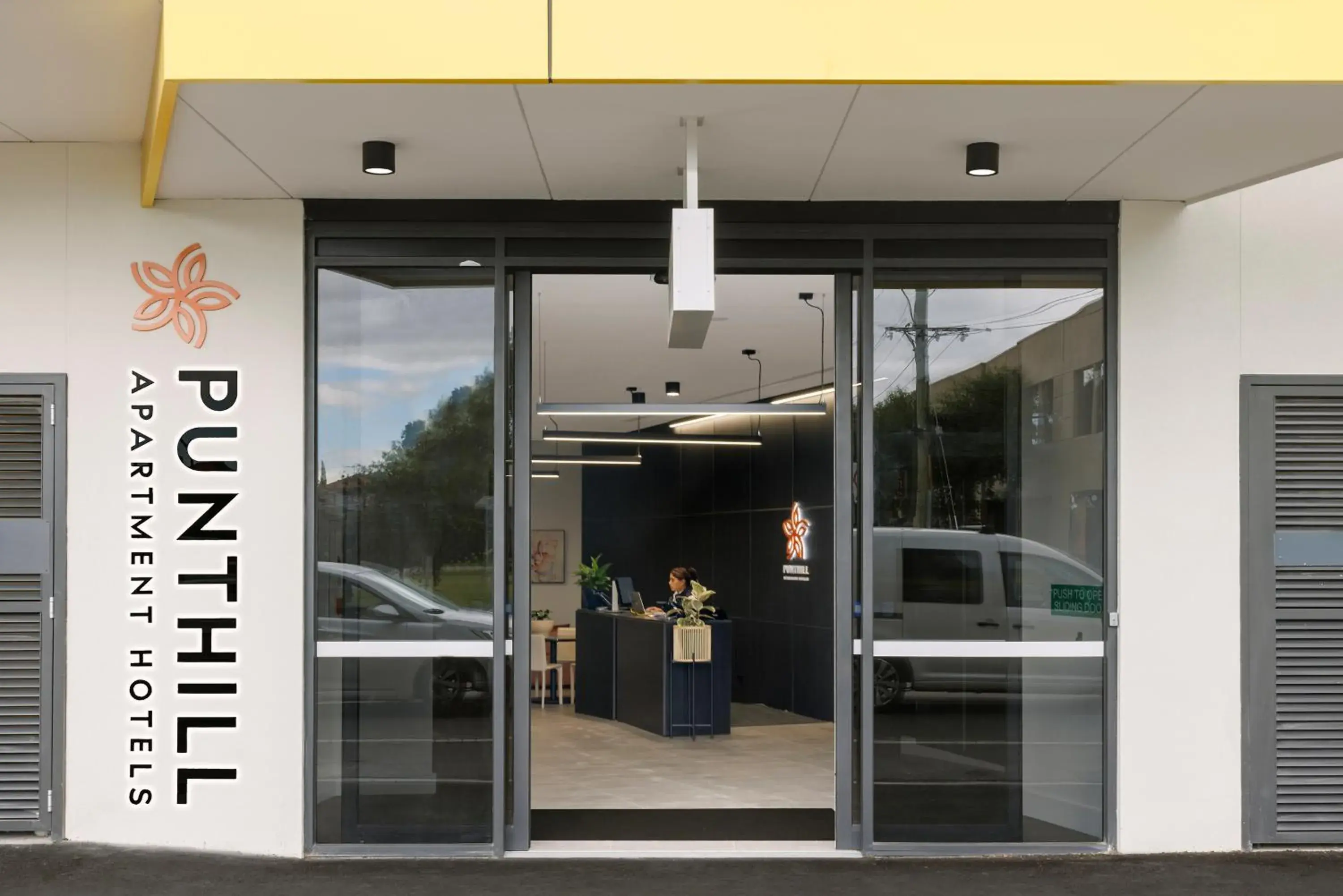 Facade/entrance in Punthill Essendon North Facade/entrance in Punthill Essendon North