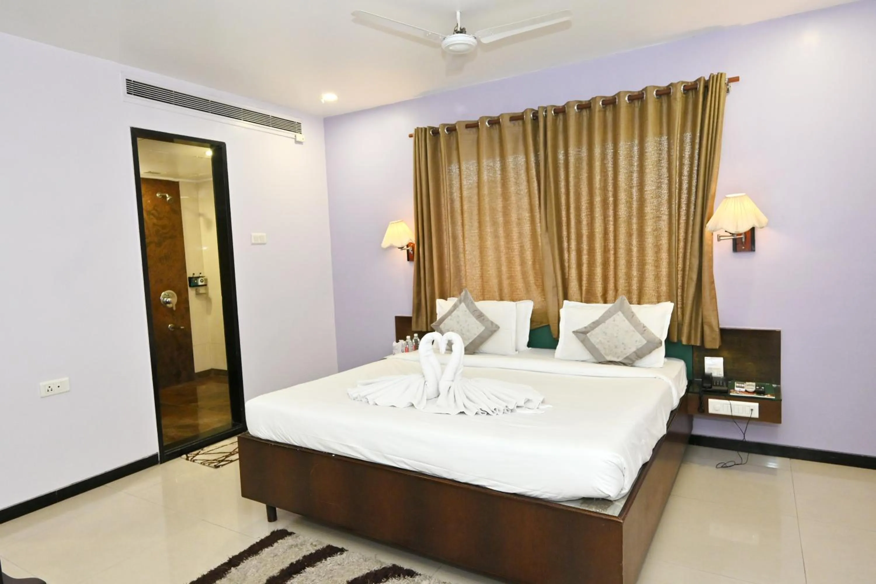 Bed in Simran Heritage(Business Hotel