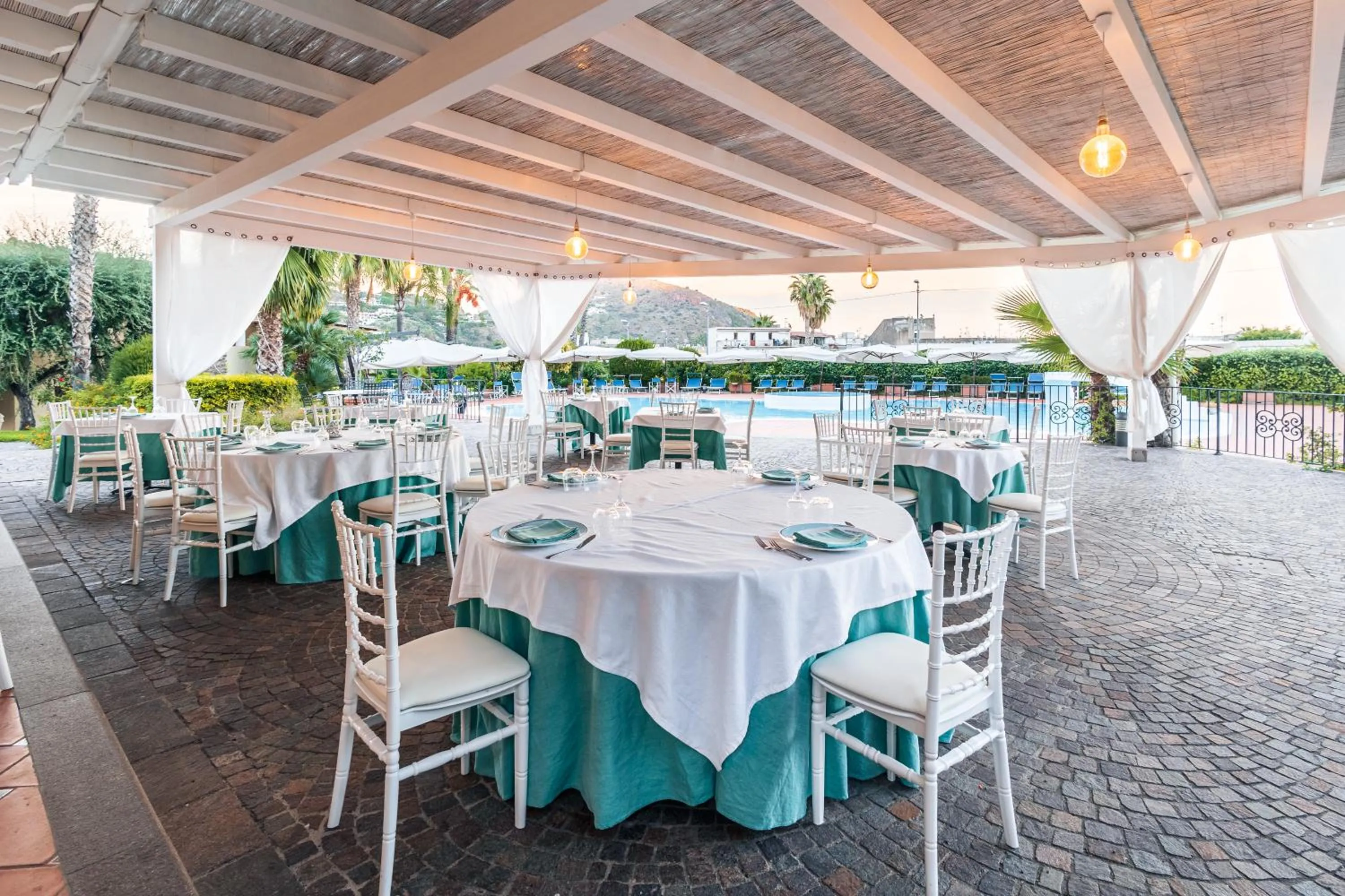 Restaurant/places to eat in Hotel Aktea