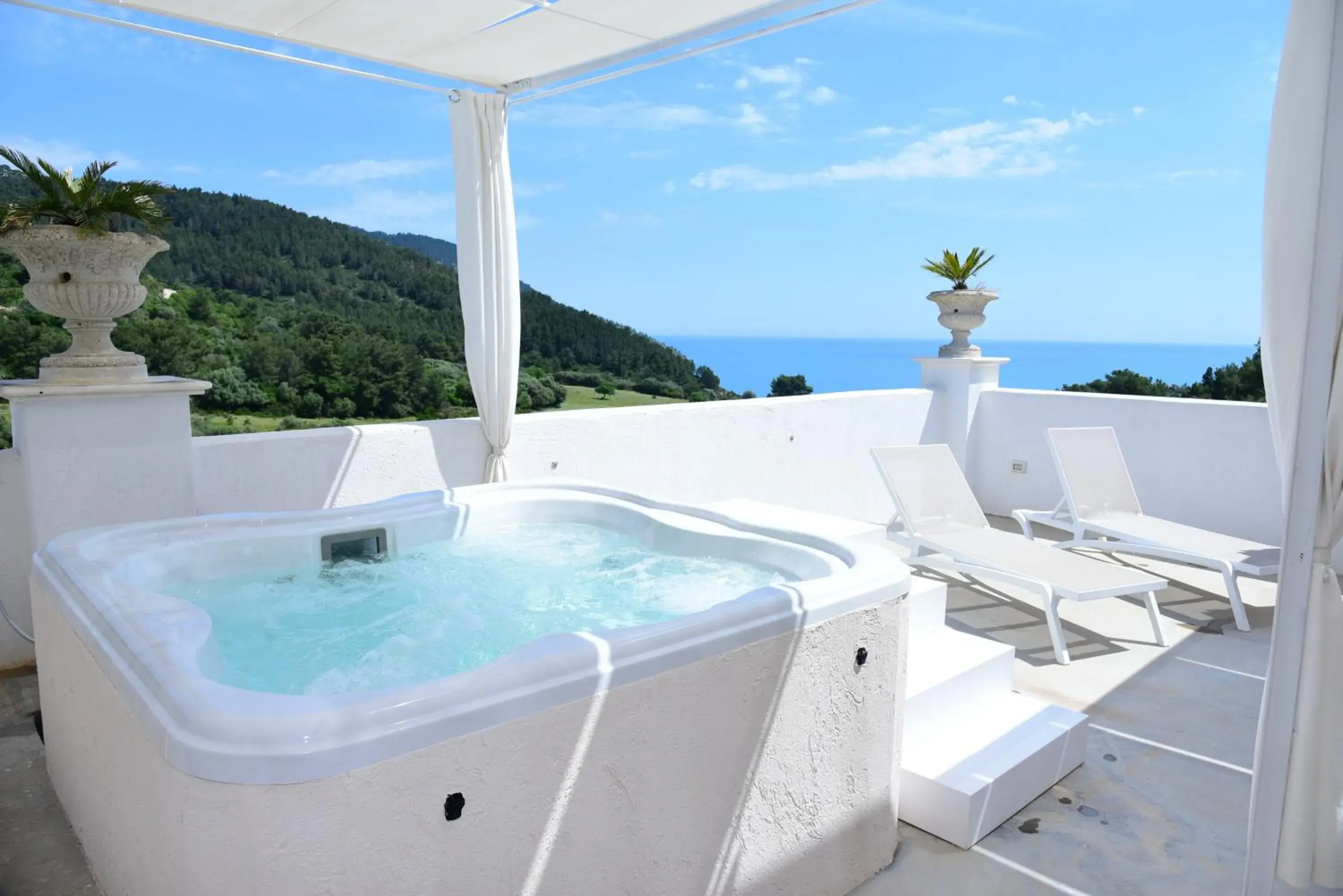 HMO Glamping & Suites in Vignanotica HMO Glamping & Suites in Vignanotica