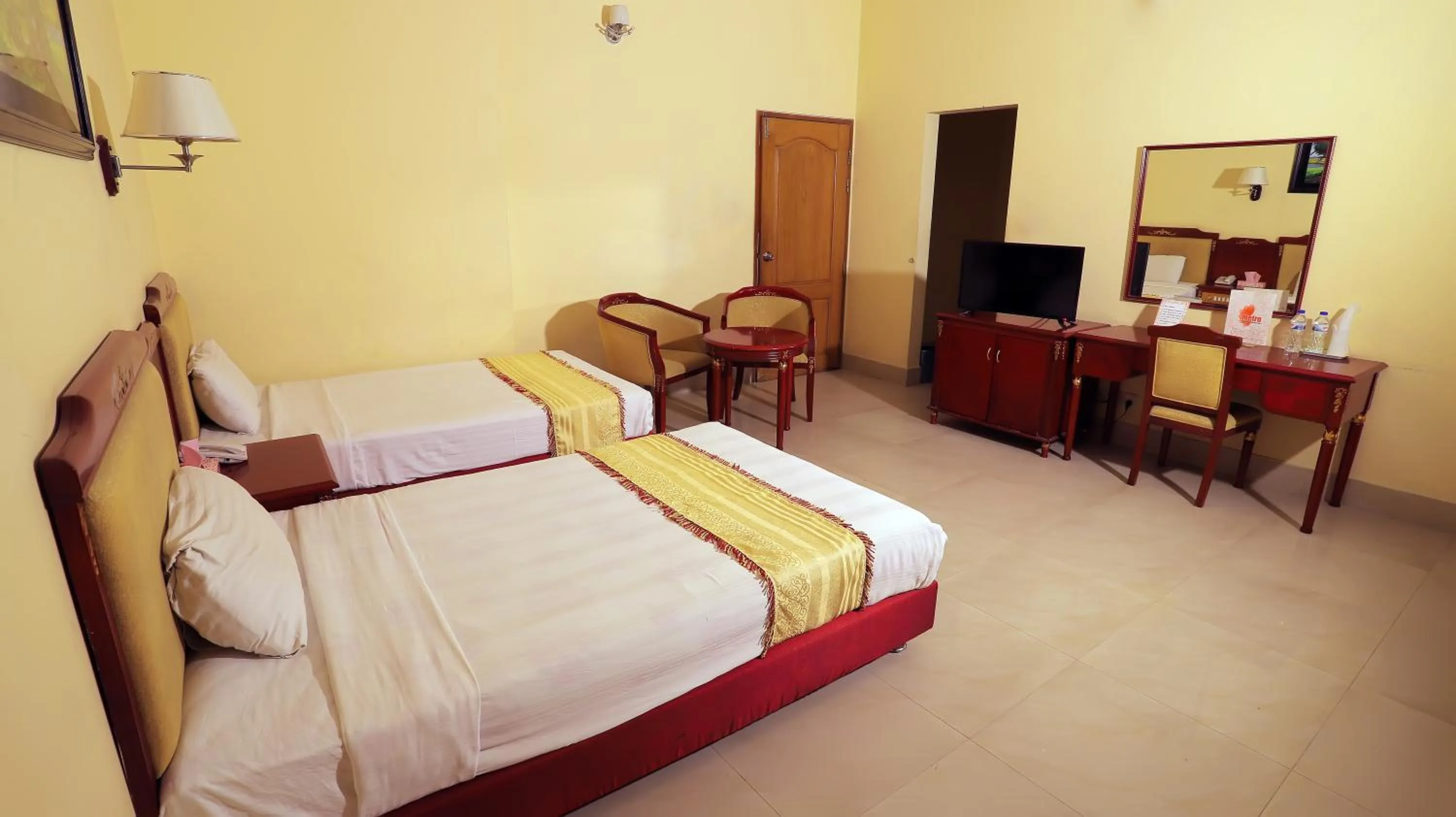 Photo of the whole room, Bed in Hotel Metro International