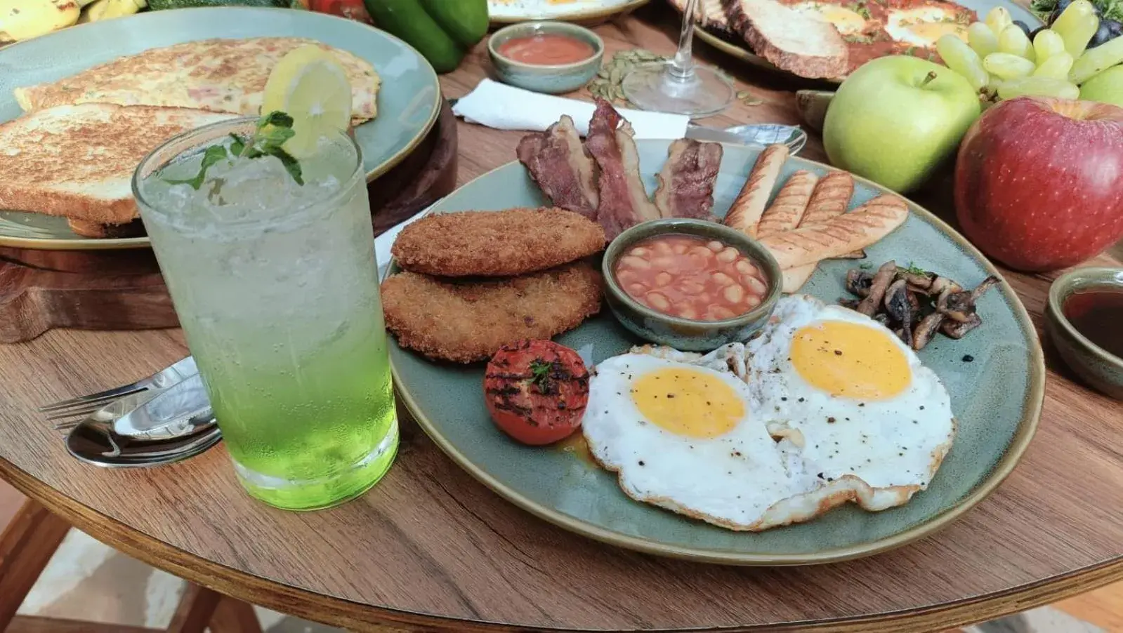 Food and drinks in Jungle by sturmfrei Palolem Food and drinks in Jungle by sturmfrei Palolem