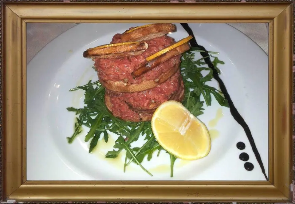 Restaurant/places to eat in Hotel Industria