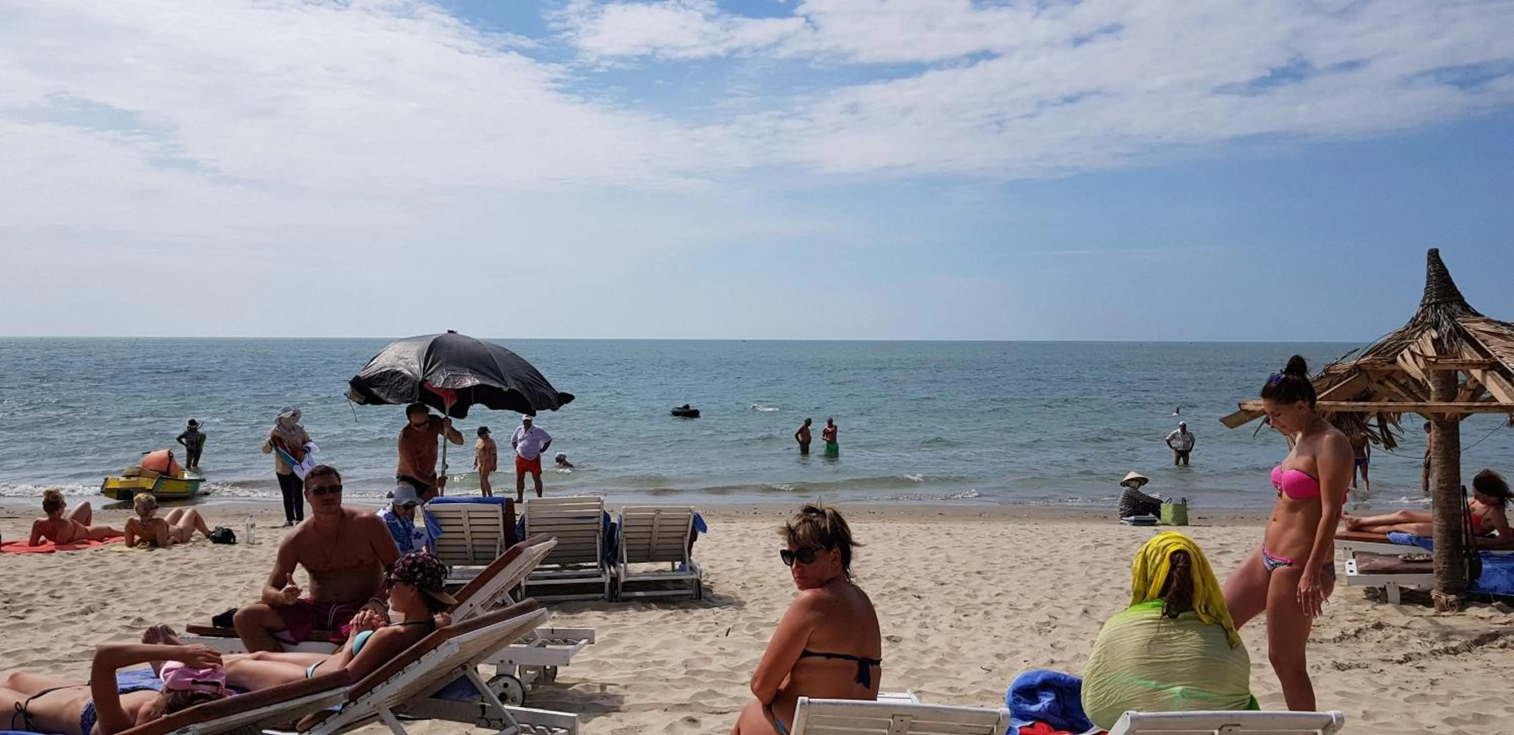 Beach in Sun & Sands Beach Hotel