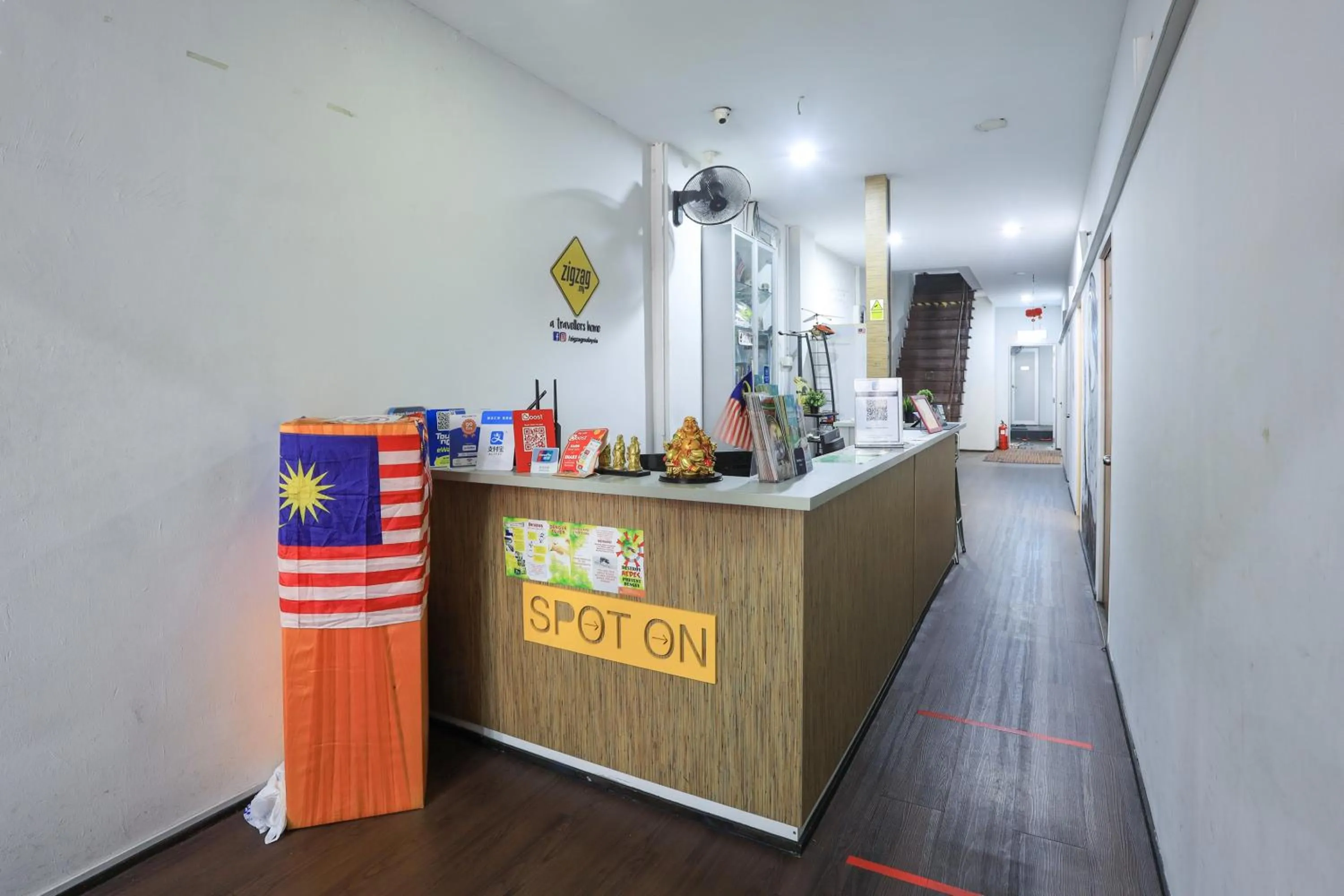Lobby or reception in SPOT ON 90236 Zigzag Travellers Home