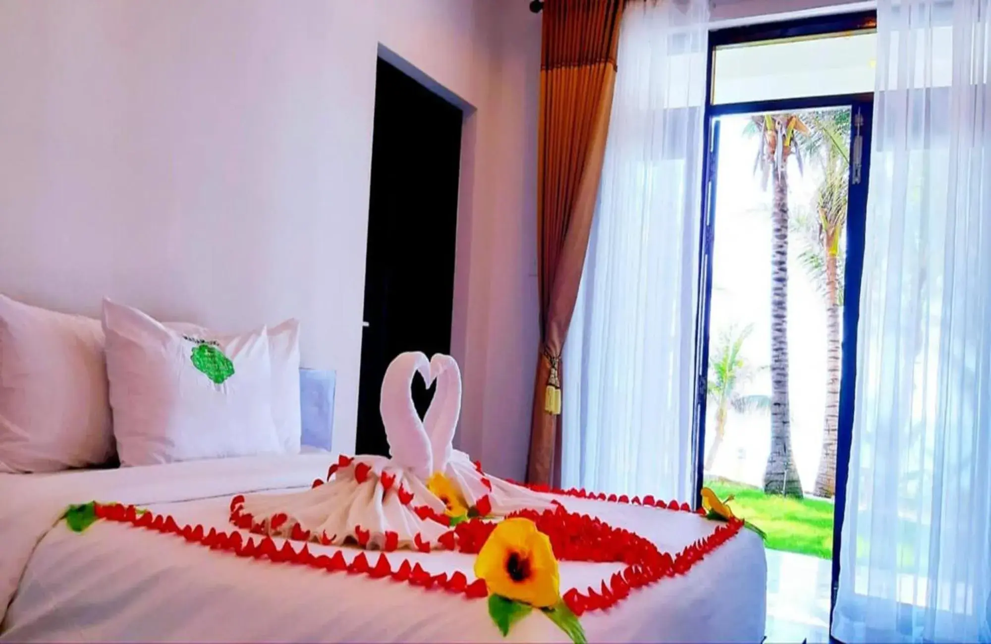 Bedroom, Bed in Saigon Emerald Beach Resort Bedroom, Bed in Saigon Emerald Beach Resort